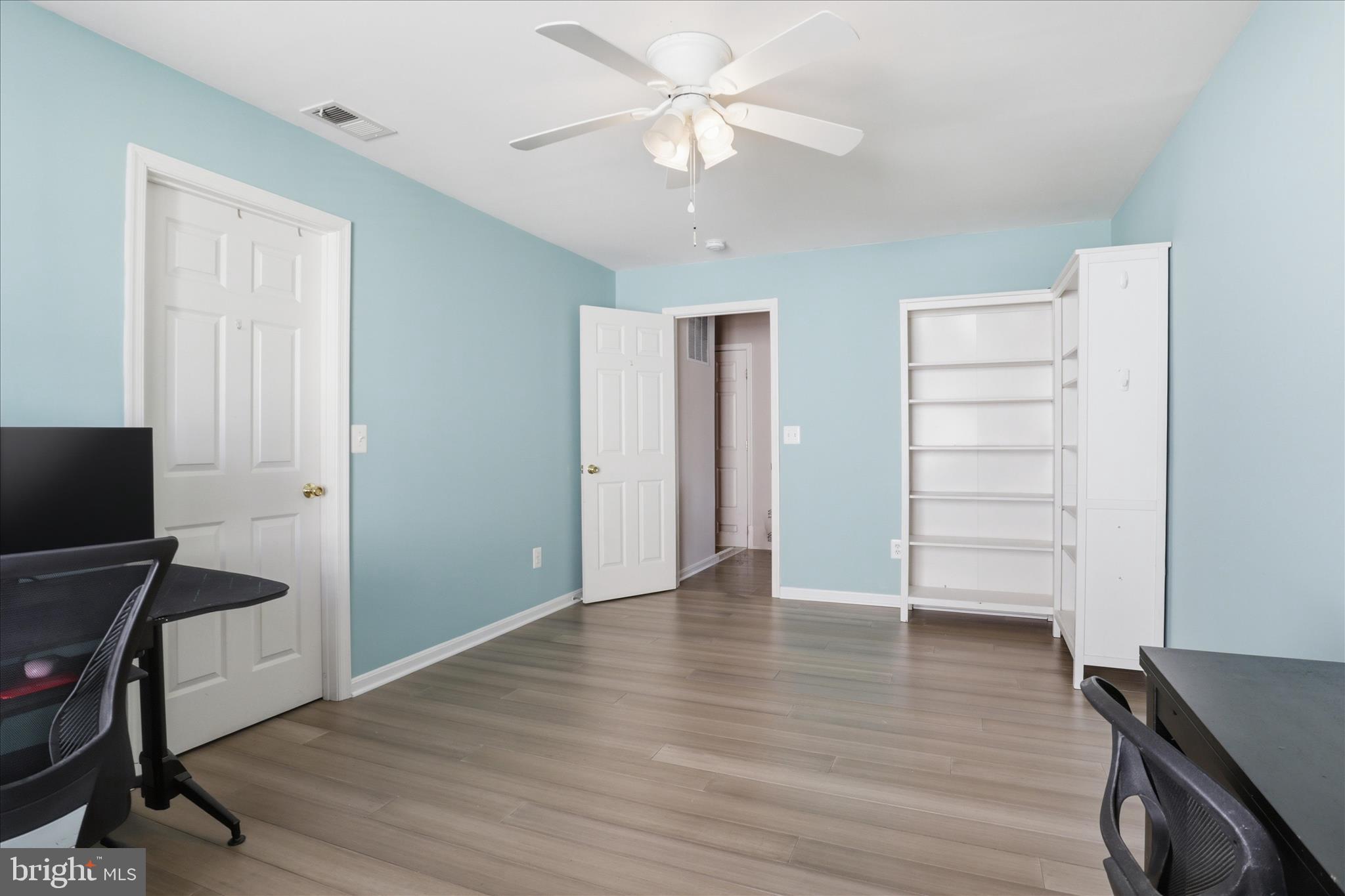 BROADLANDS - Residential