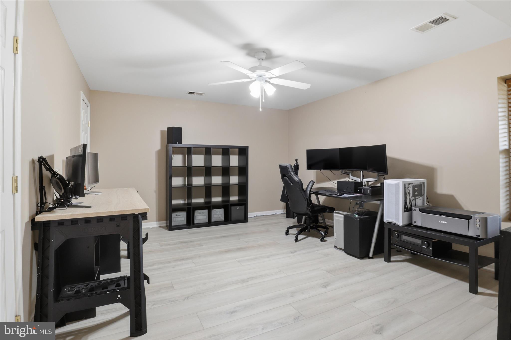 BROADLANDS - Residential