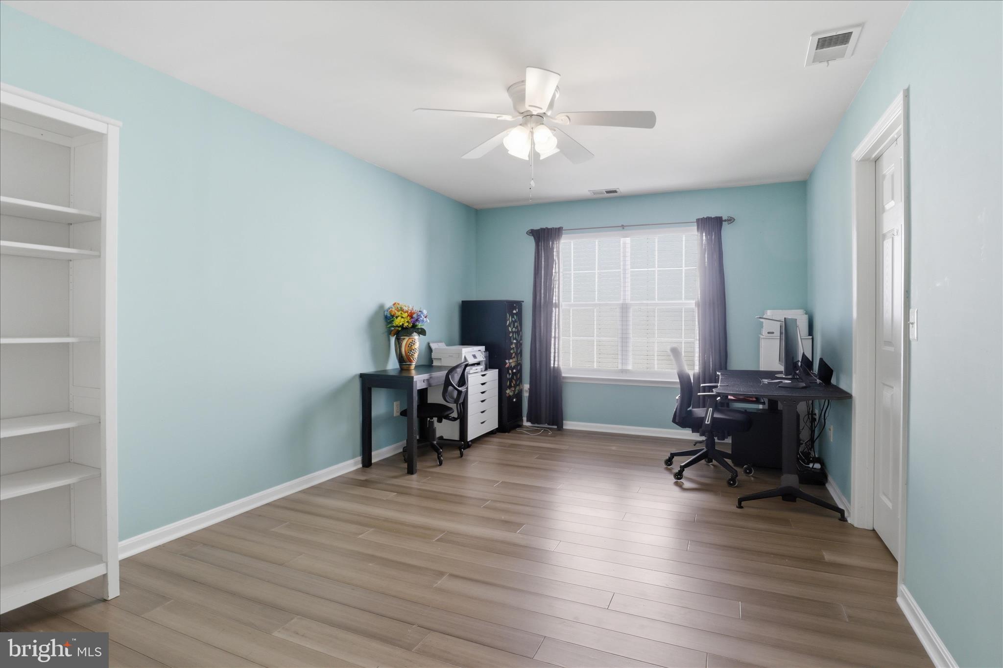 BROADLANDS - Residential