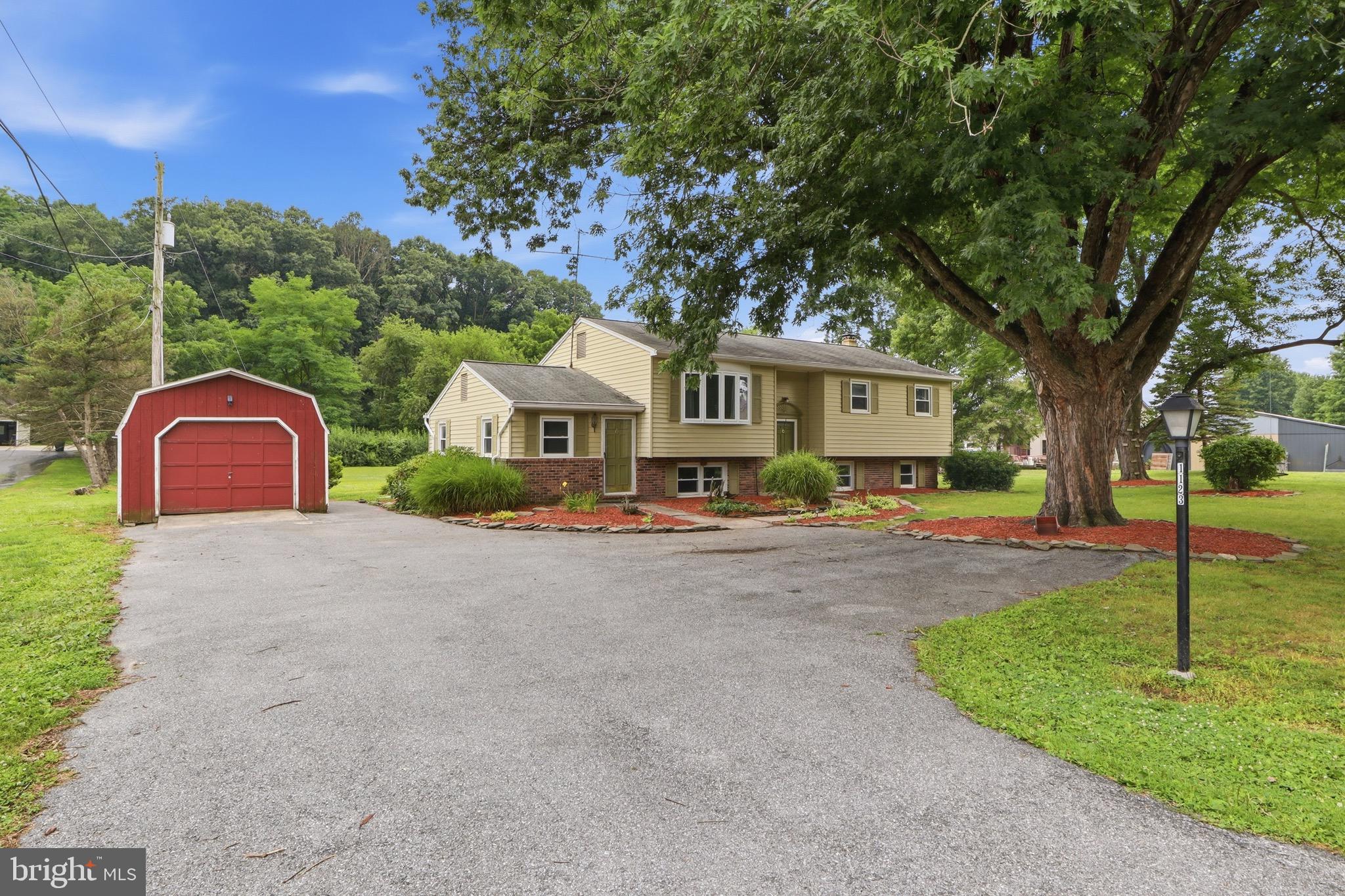 1123 YORK ROAD