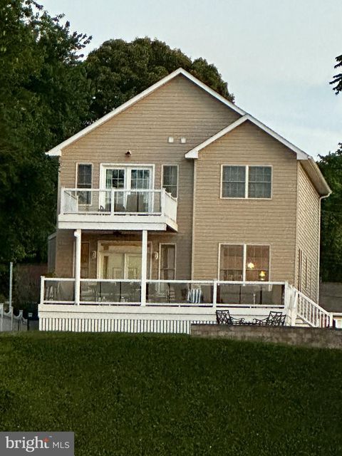 7588 BEACH DRIVE PASADENA MD 21122