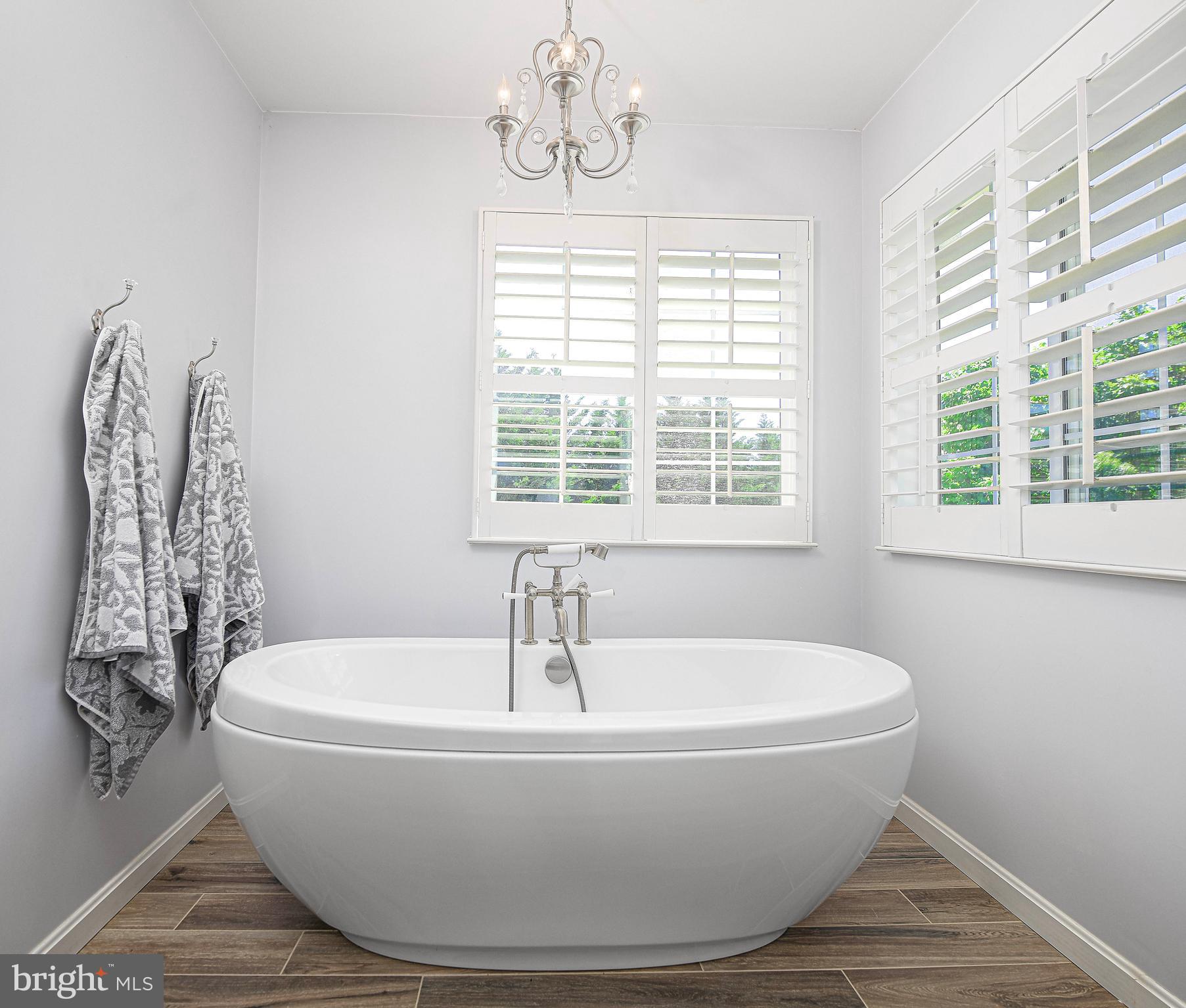 CENTENNIAL OAKS - Residential
