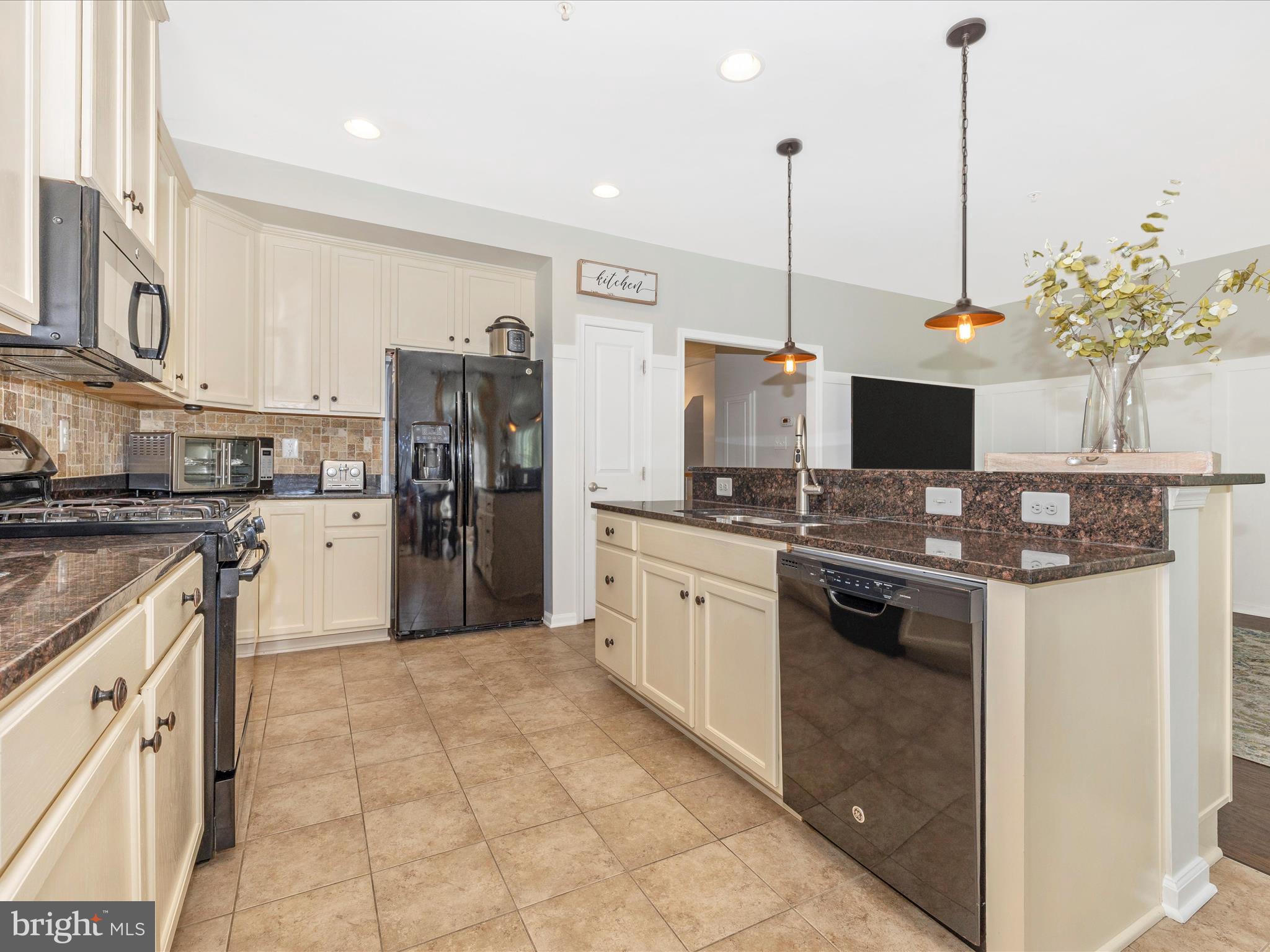 LINTON AT BALLENGER - Residential