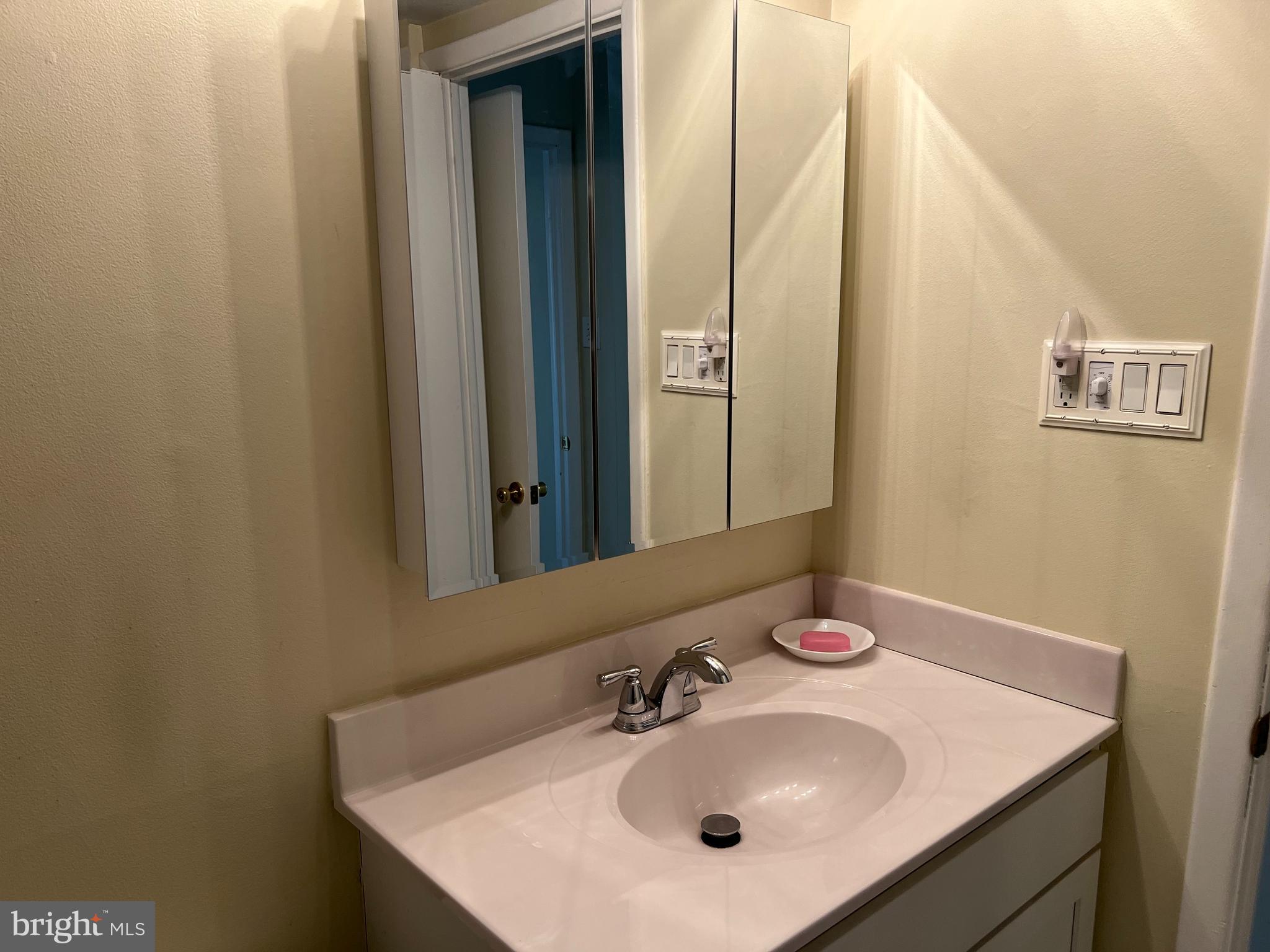 GLENHARDIE - Residential Lease