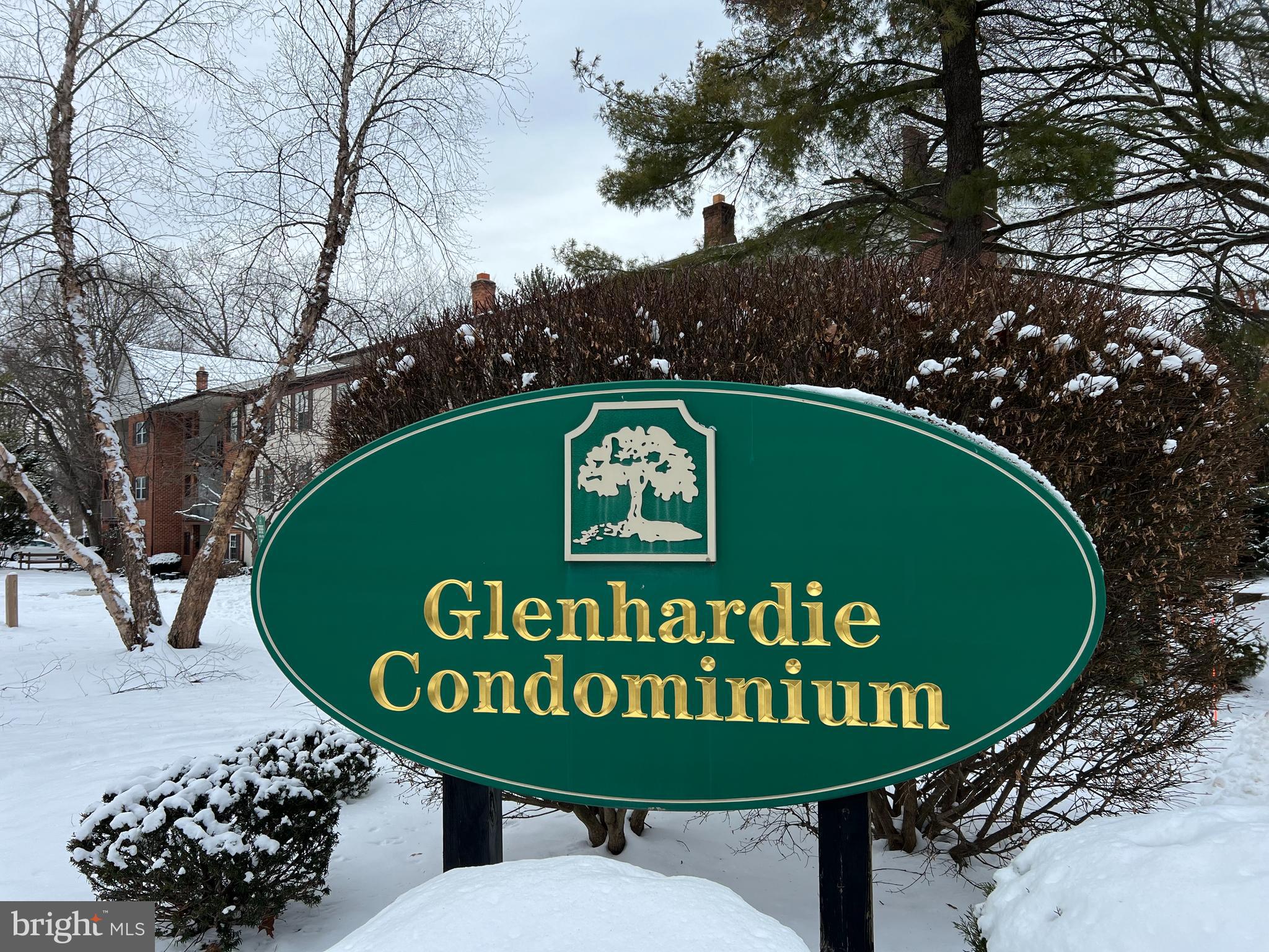 GLENHARDIE - Residential Lease
