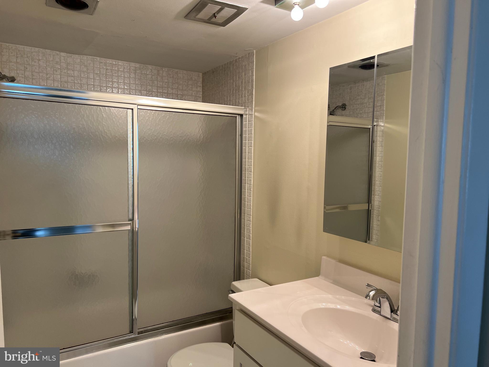 GLENHARDIE - Residential Lease