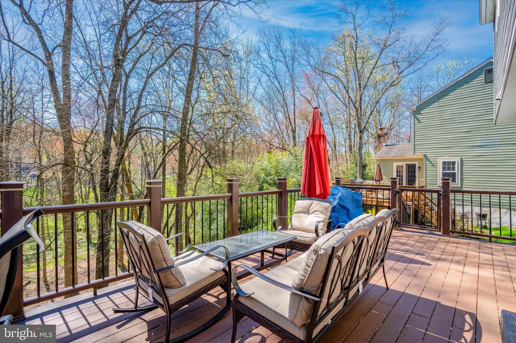 VICTORIA CROSSING - Residential