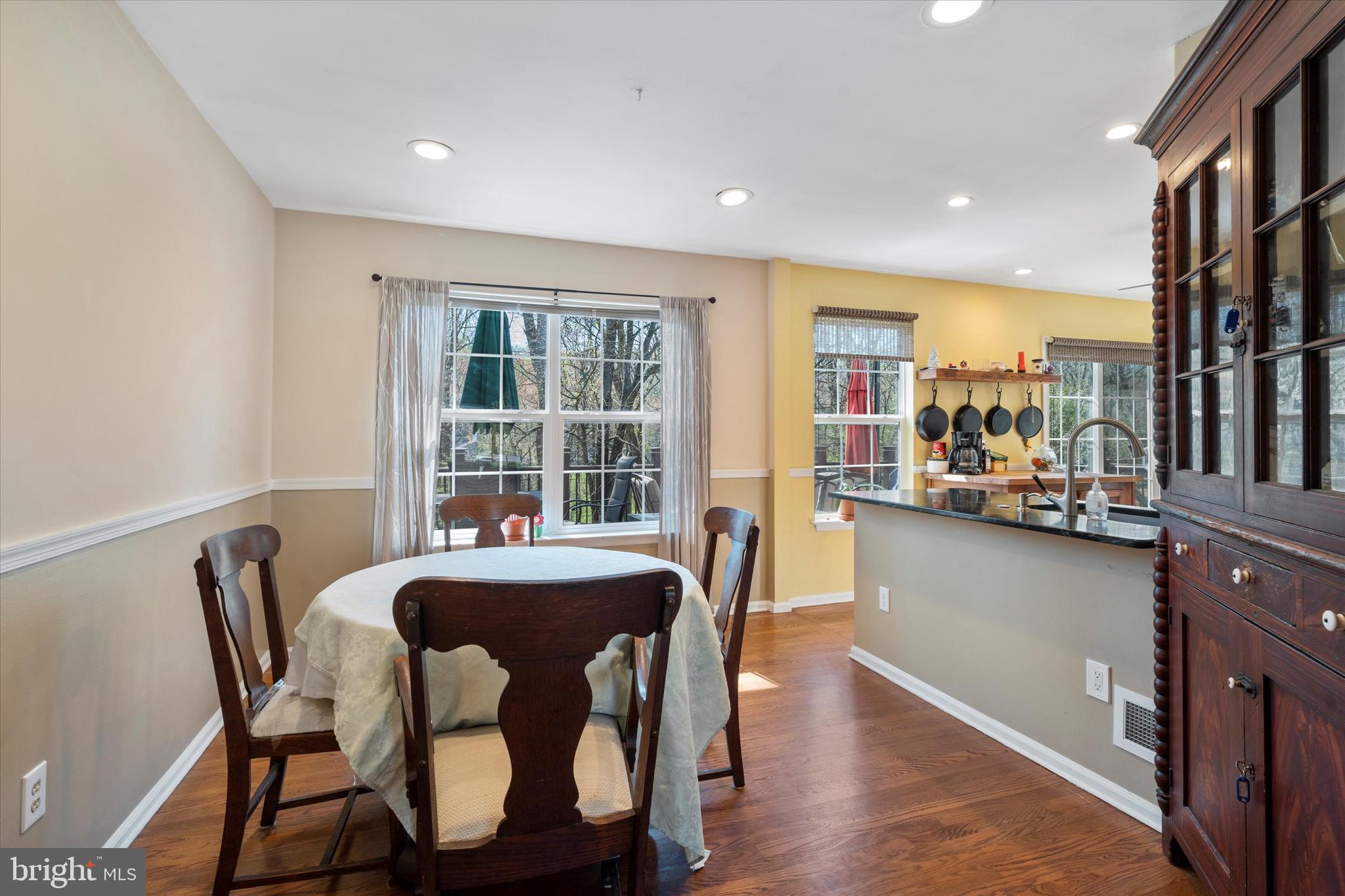 VICTORIA CROSSING - Residential