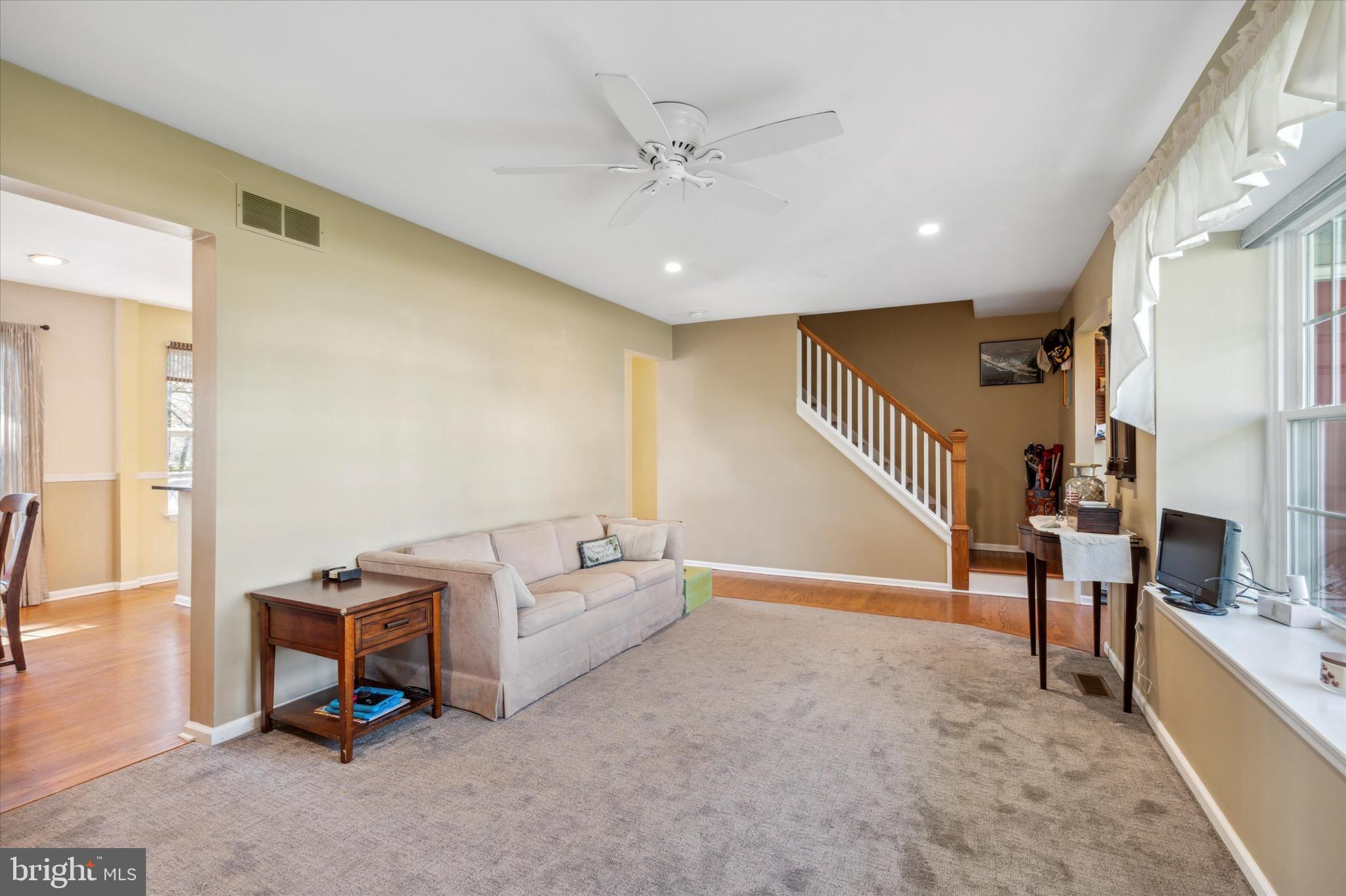 VICTORIA CROSSING - Residential