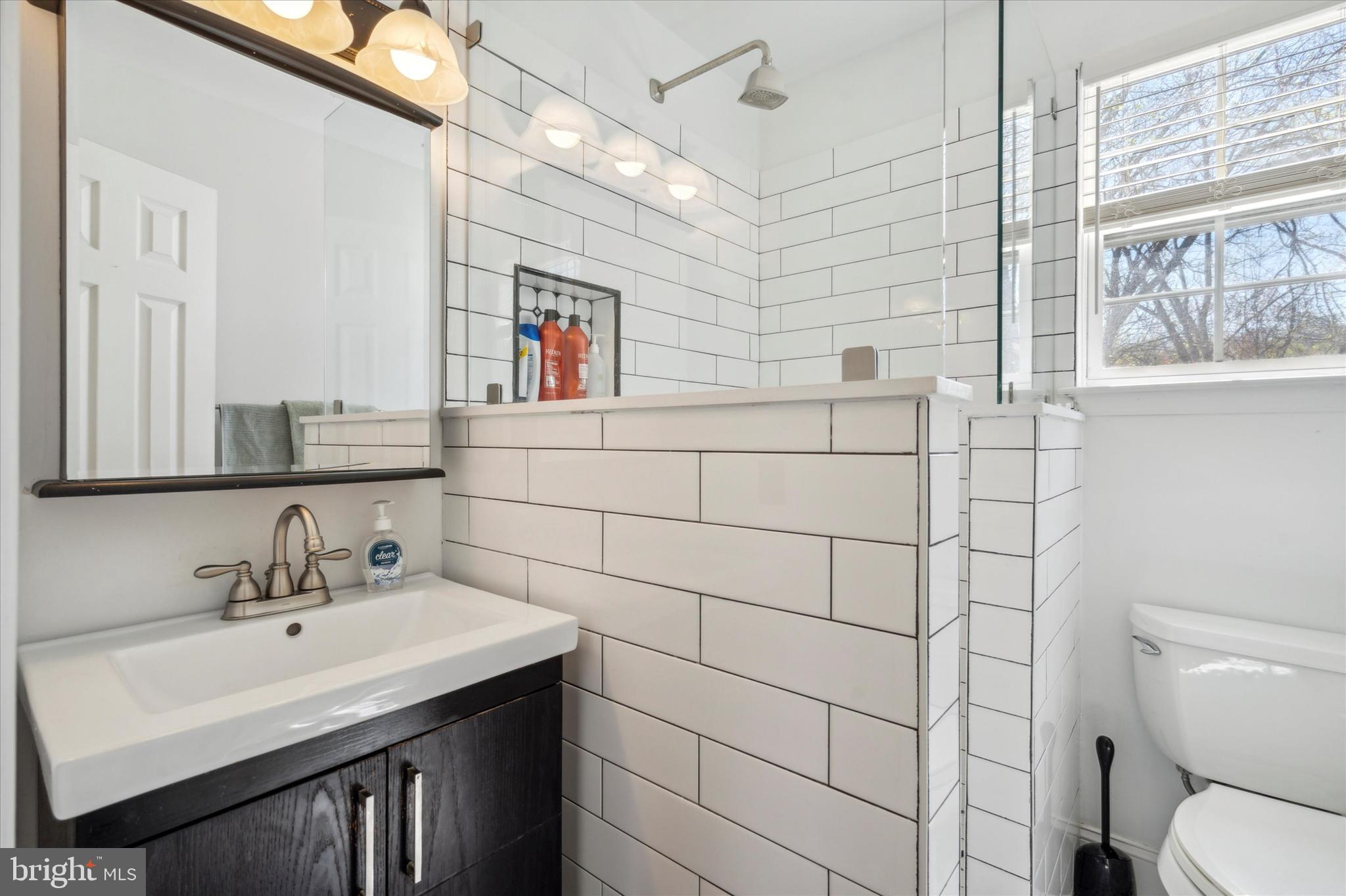 VICTORIA CROSSING - Residential