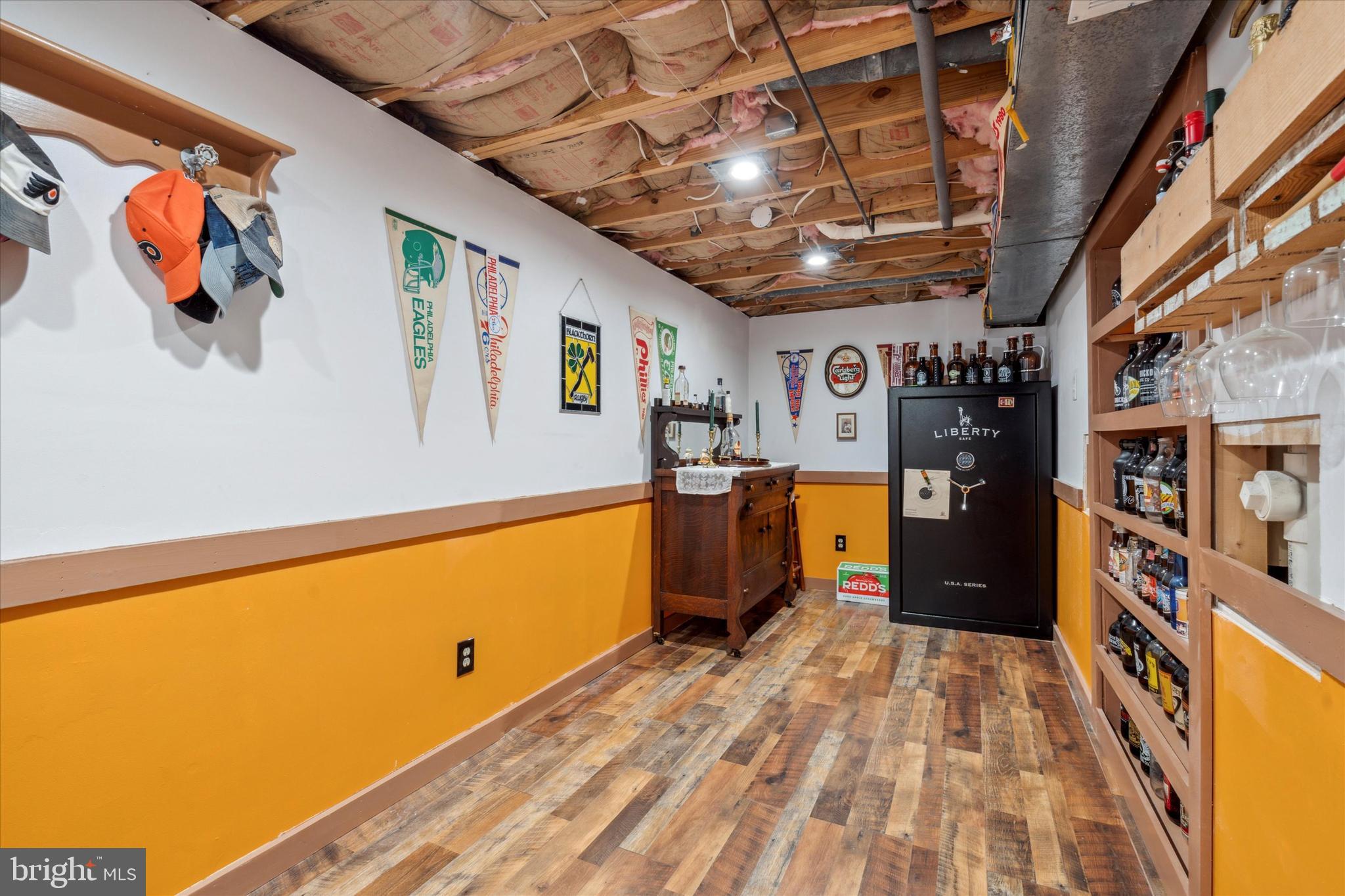 VICTORIA CROSSING - Residential