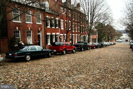 THE ROYALTON - Residential Lease