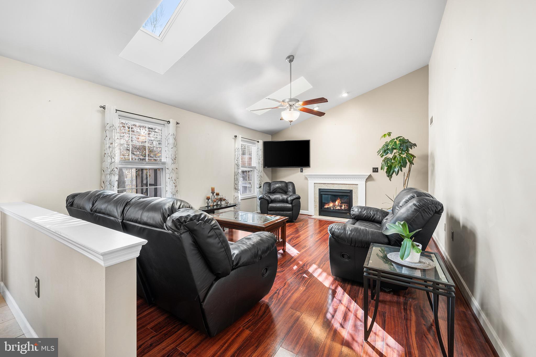 RIVERS POINTE - Residential Lease