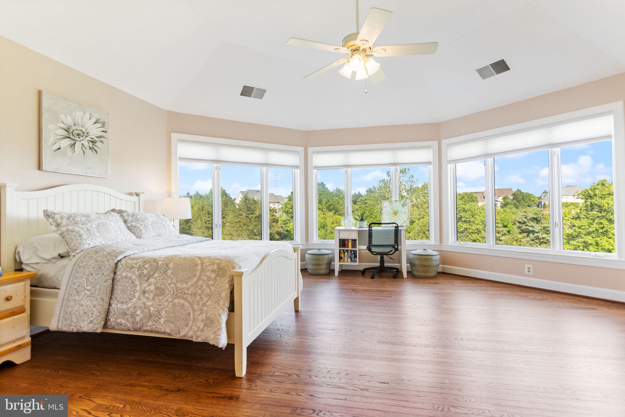 ASHBURN FARM - Residential