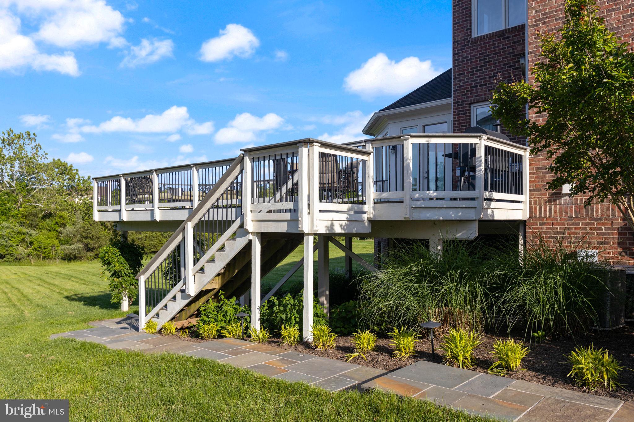 ASHBURN FARM - Residential