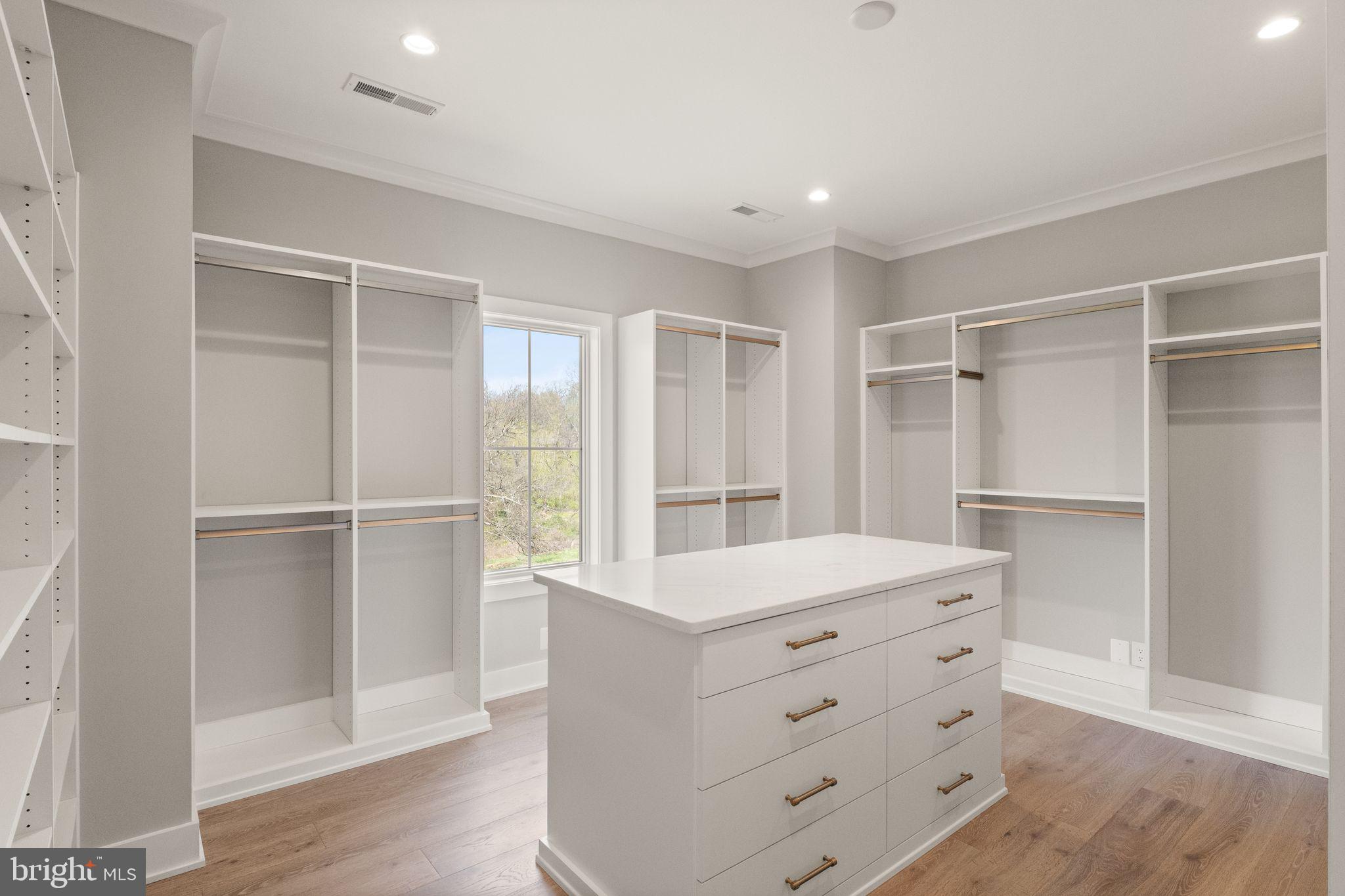 EL NIDO ESTATES - Residential