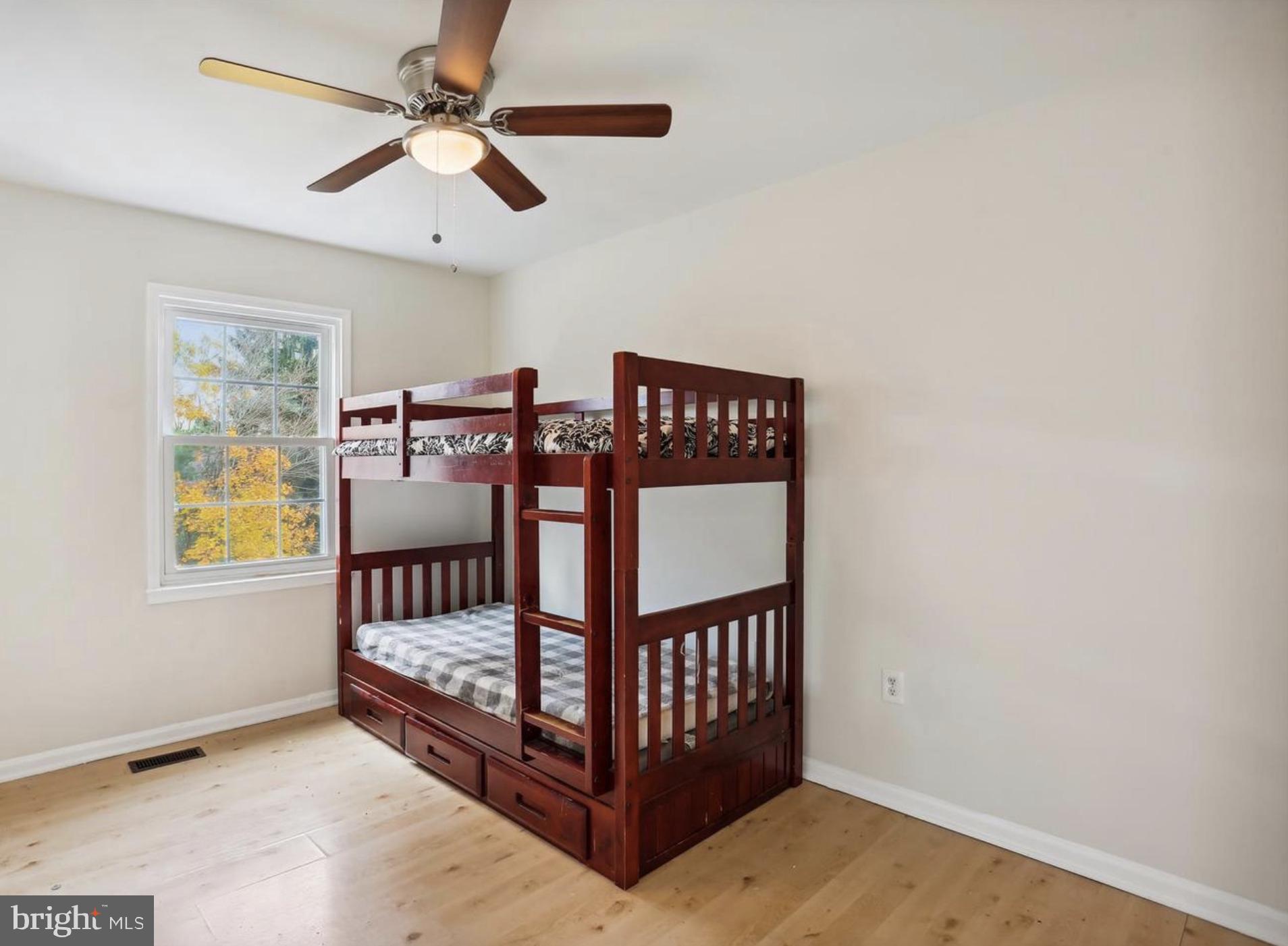 DIAMOND FARM - Residential Lease