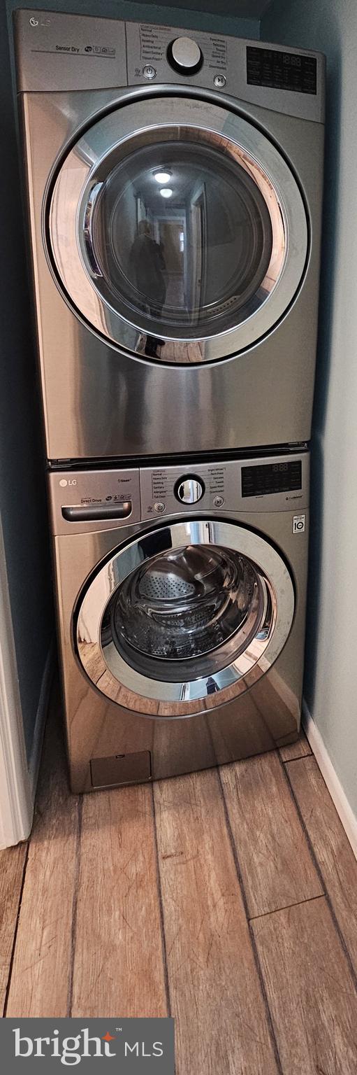 CRYSTAL BEACH MANOR - Residential