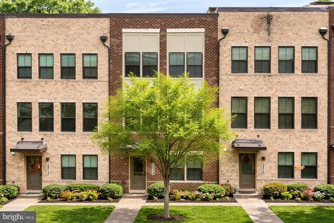 2804 LEWIS AVENUE SUITLAND MD 20746