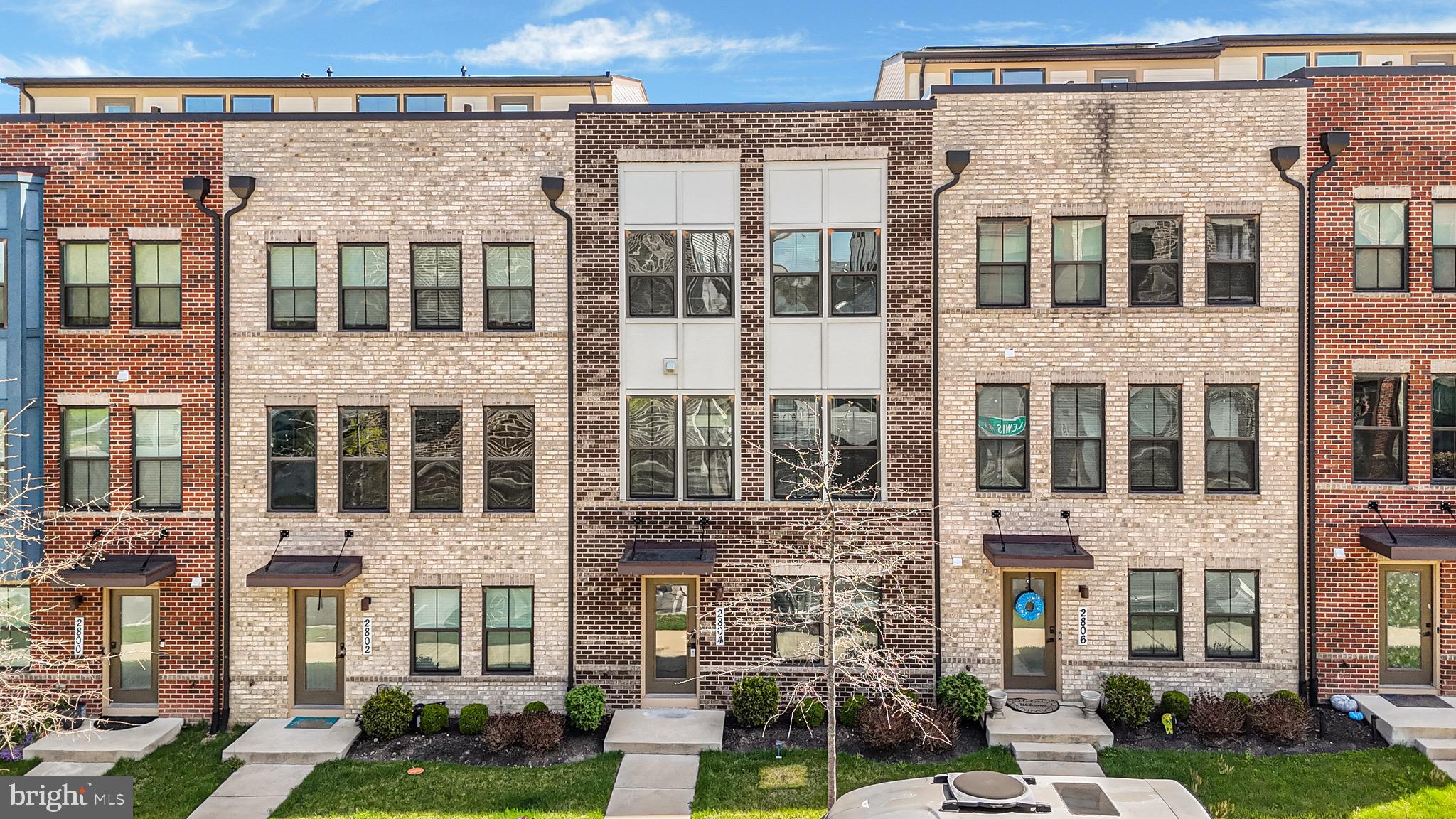 VILLAGE OF TOWNE SQUARE - Residential