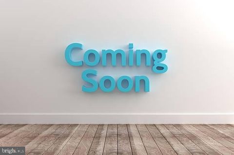 35 CARL SANDBURG DRIVE HAMILTON NJ 08690