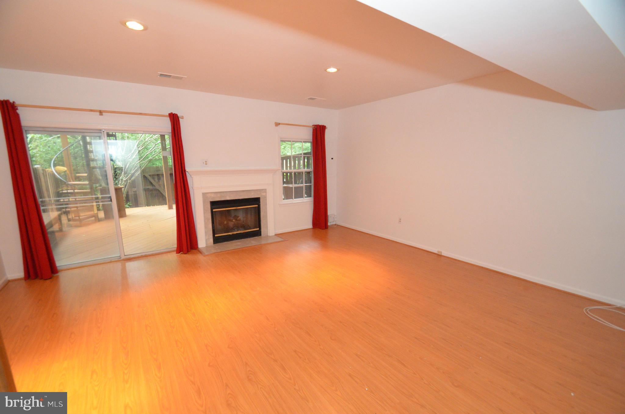 KINGSTOWNE - Residential Lease