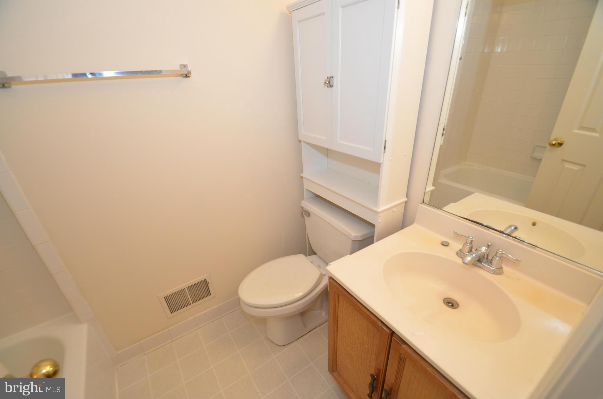 KINGSTOWNE - Residential Lease