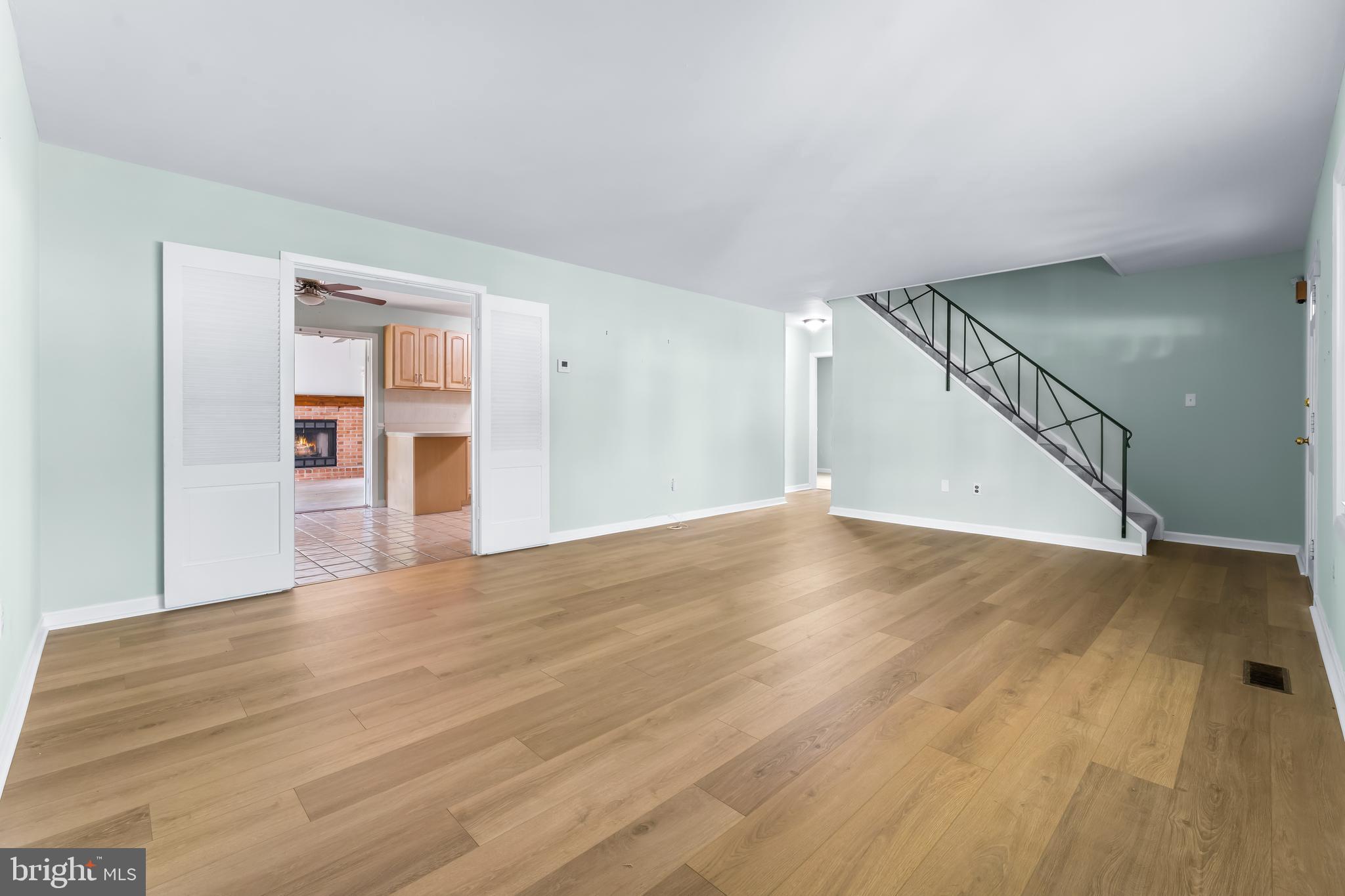 12106 FOXHILL LANE