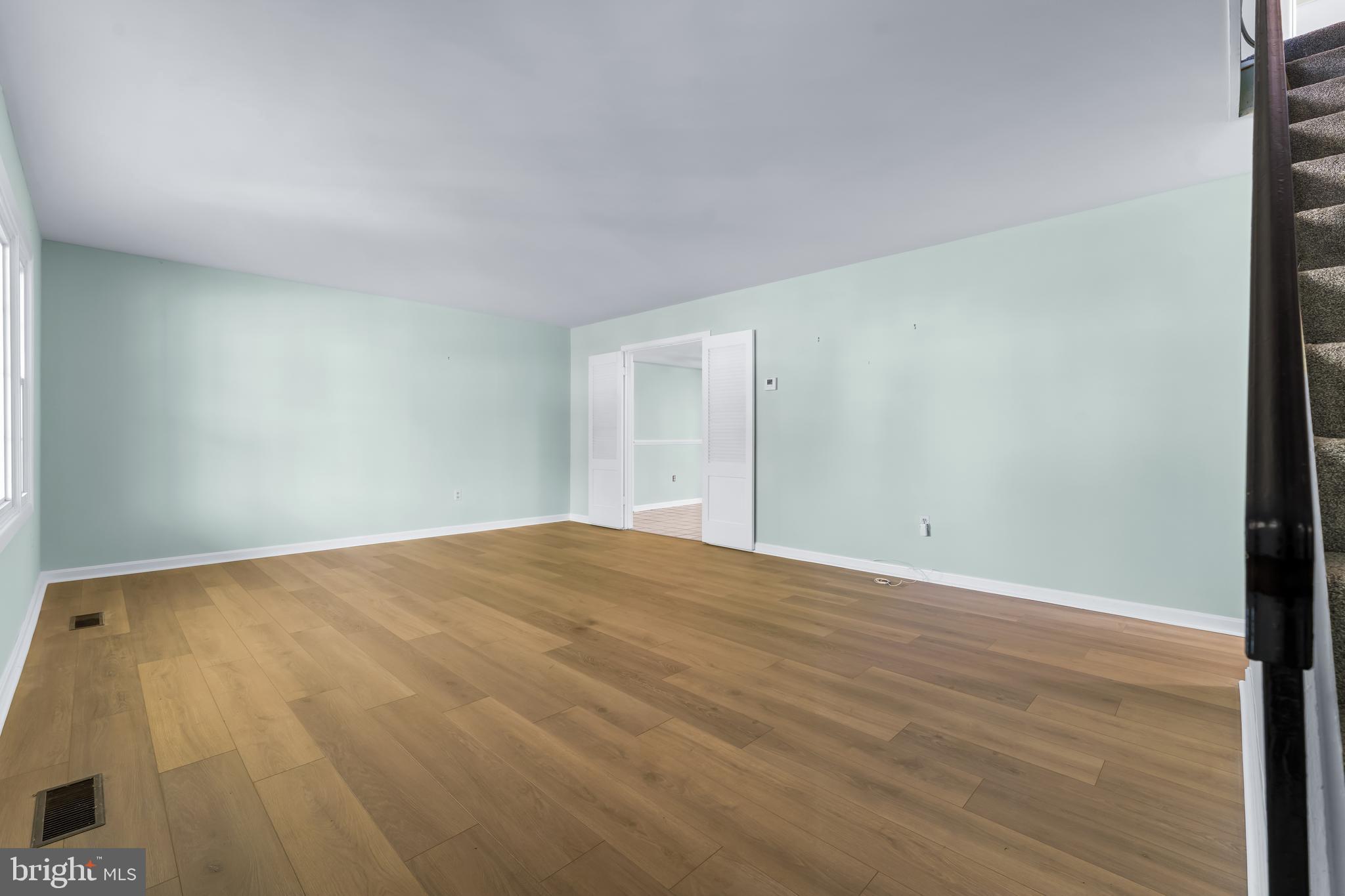 12106 FOXHILL LANE