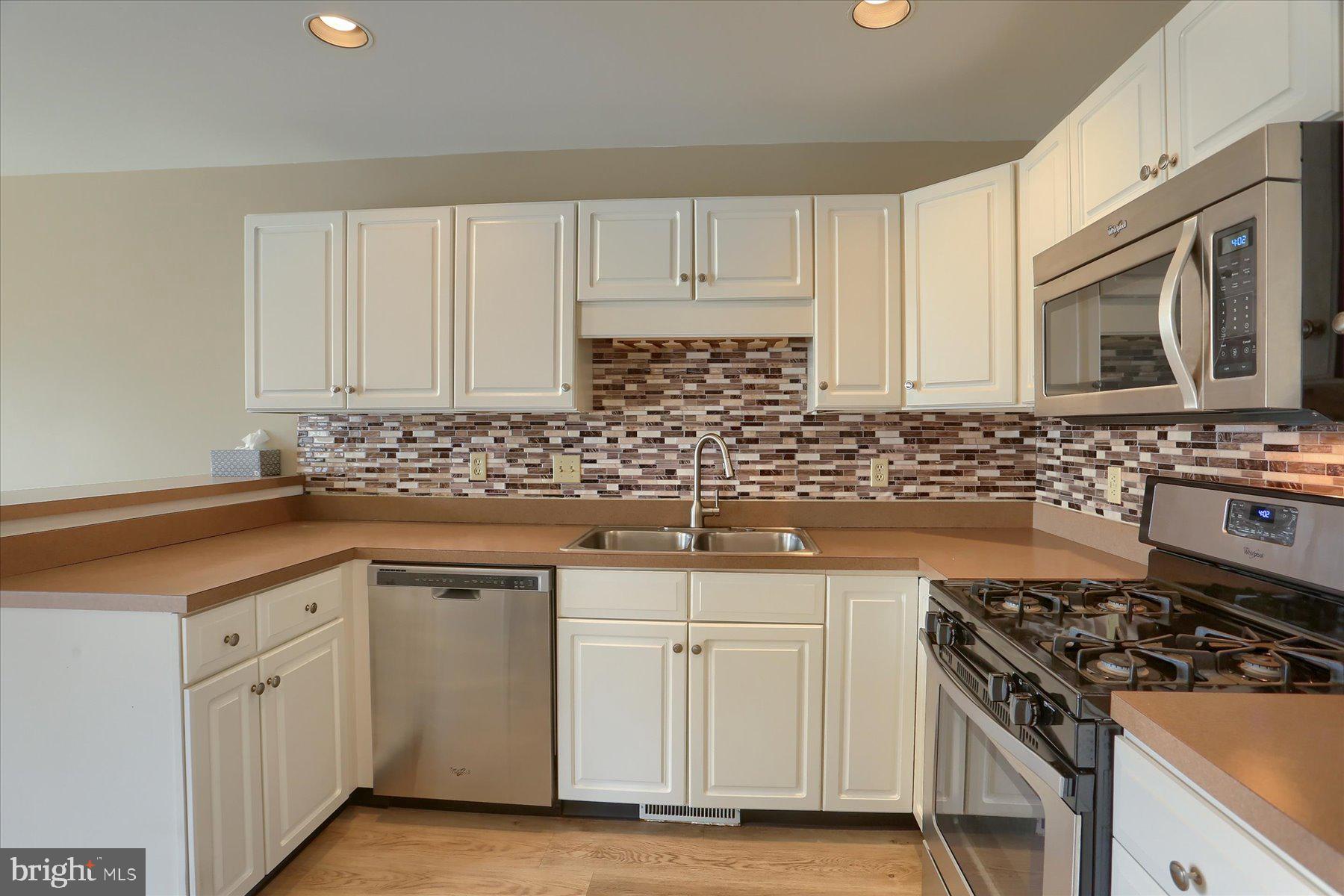 AVALONG PLACE - Residential