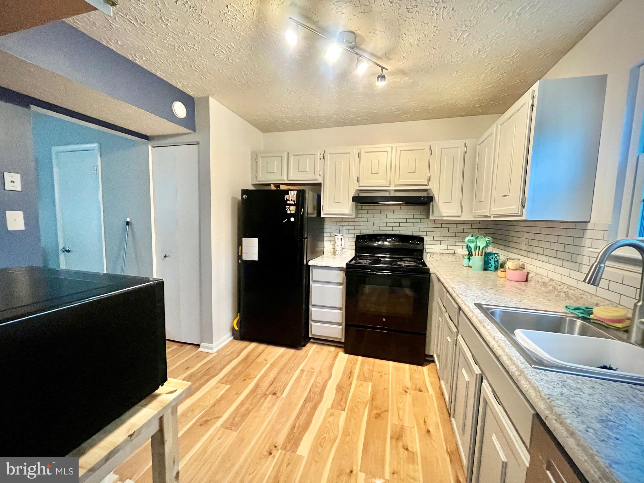 LANCASTER - Residential