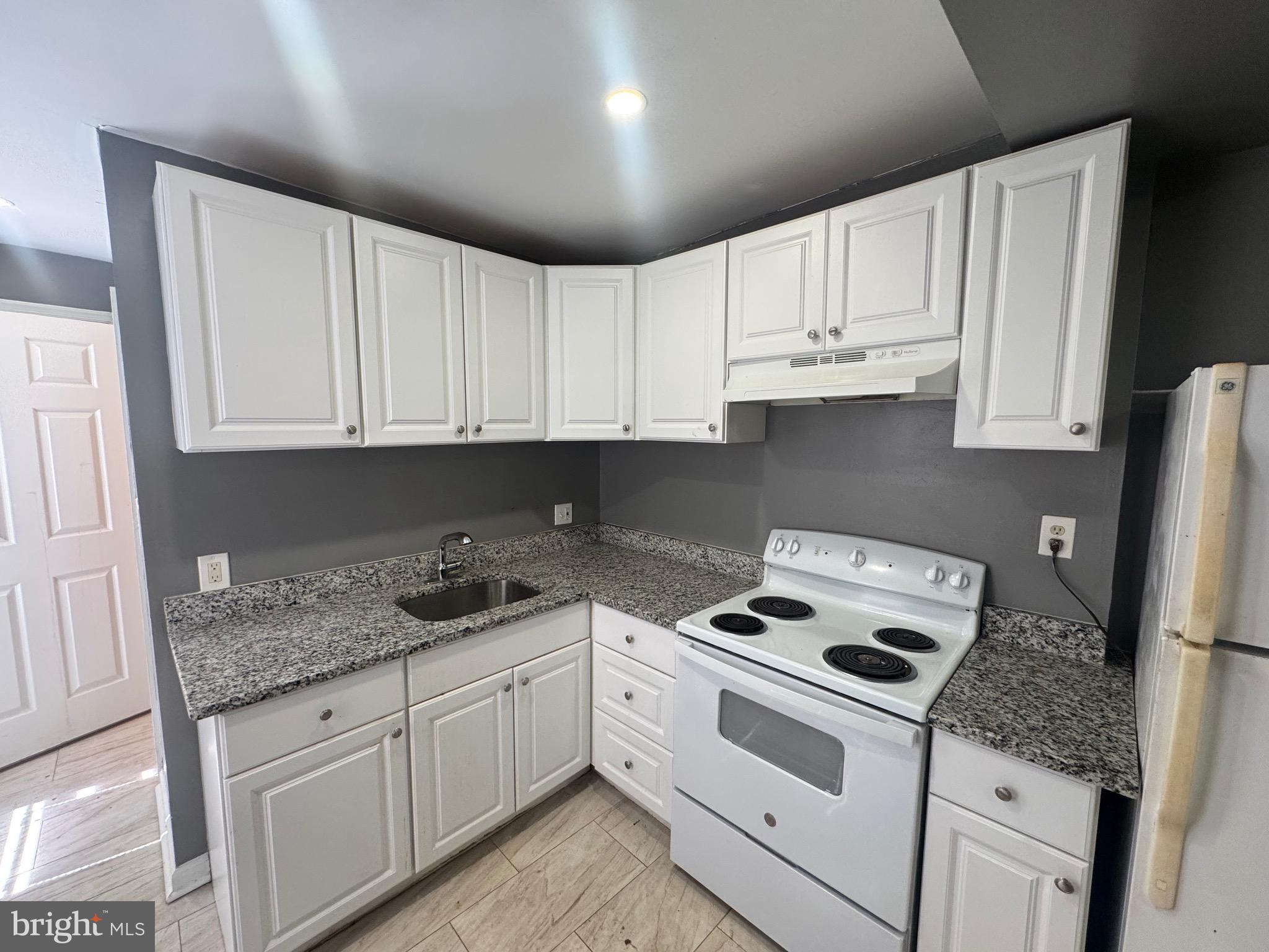 1108 N BOND STREET 2