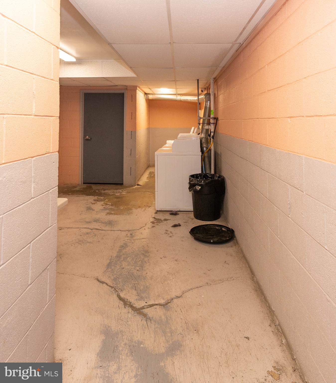 HUNTCREST CONDOMINIUM - Residential