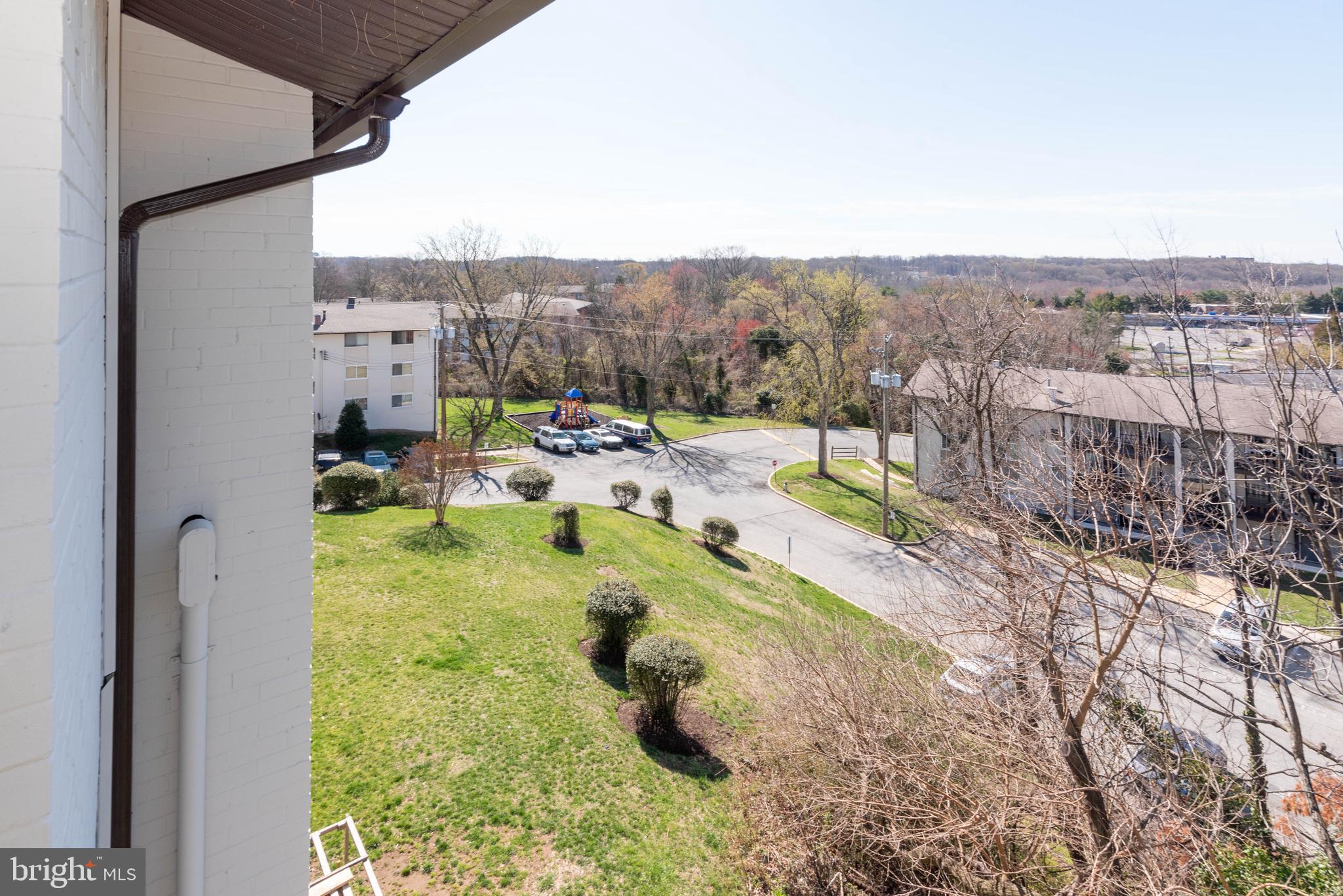 HUNTCREST CONDOMINIUM - Residential