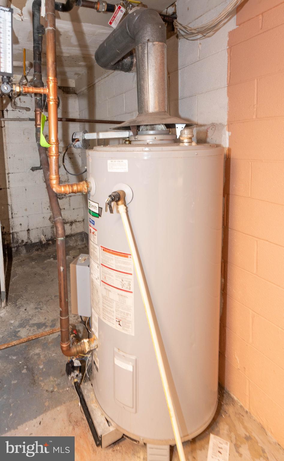 HUNTCREST CONDOMINIUM - Residential