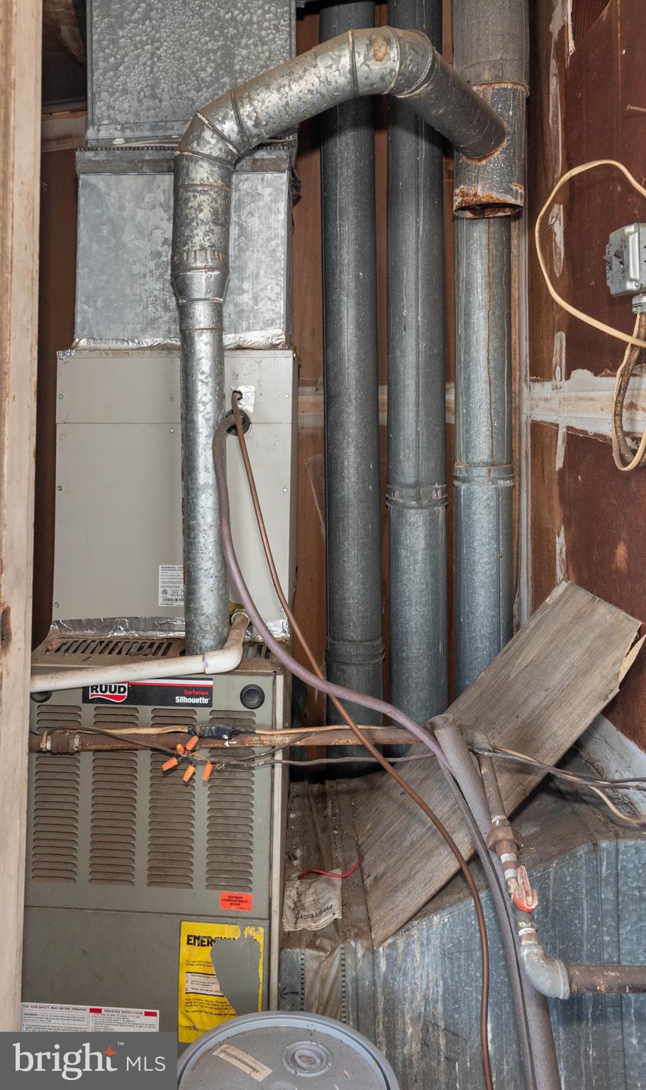 HUNTCREST CONDOMINIUM - Residential