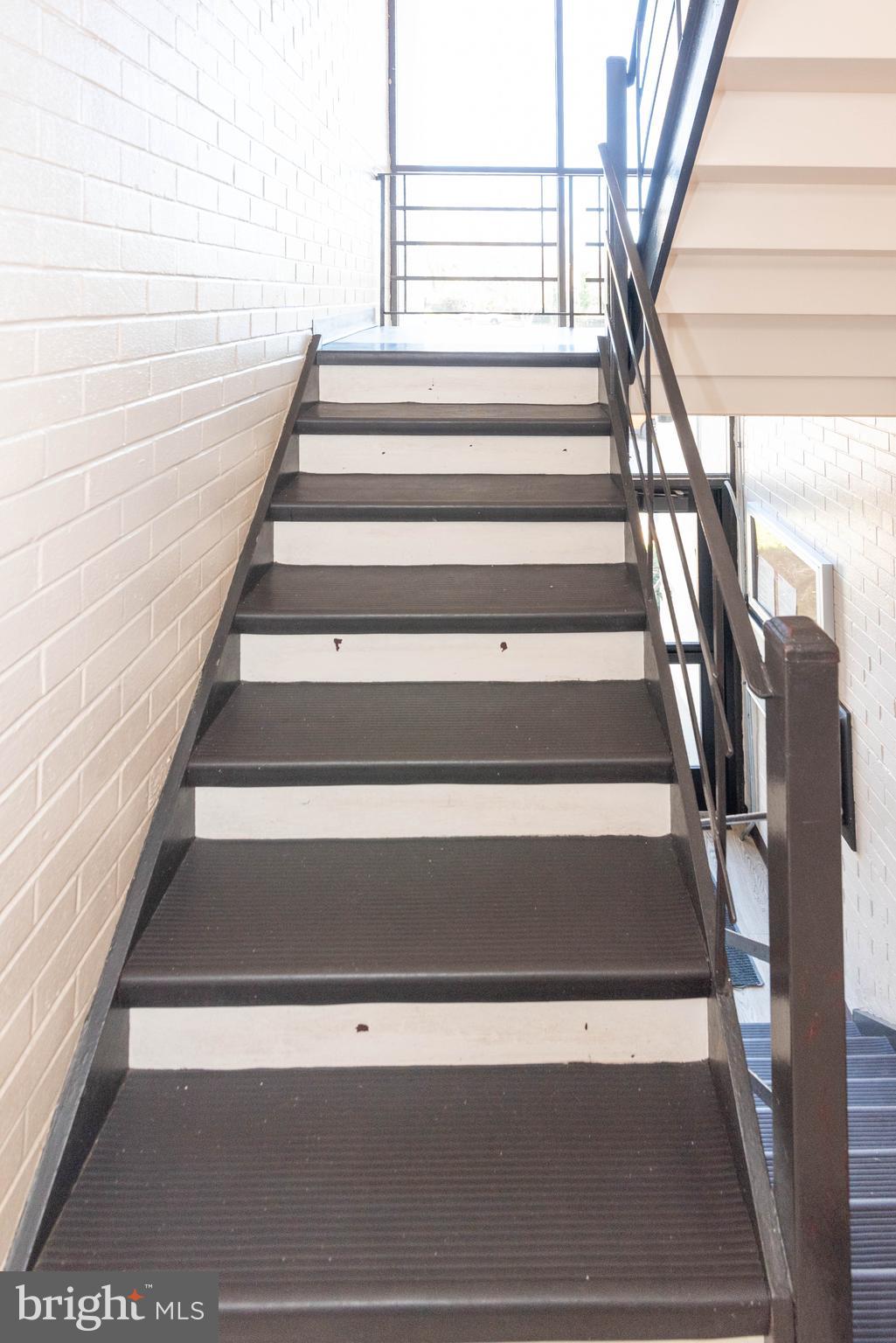 HUNTCREST CONDOMINIUM - Residential