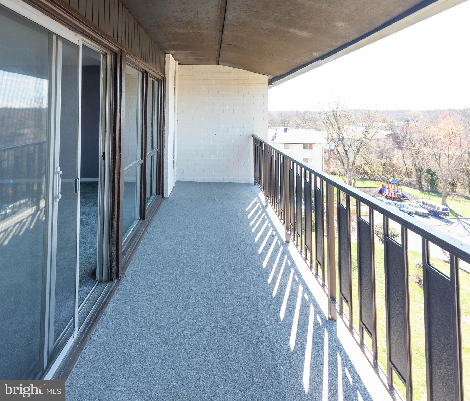 HUNTCREST CONDOMINIUM - Residential