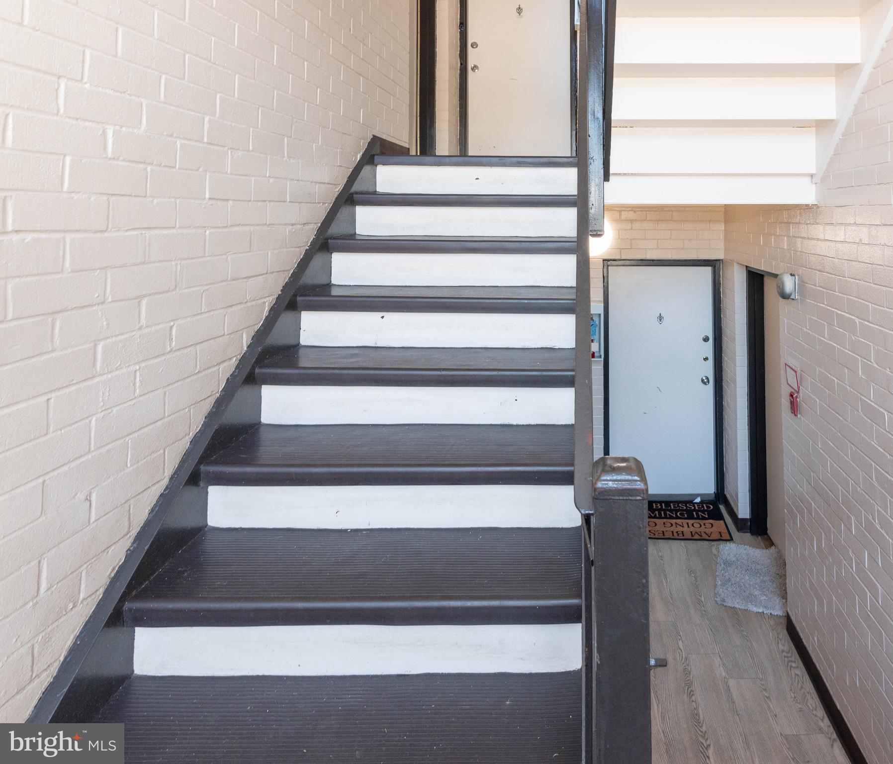 HUNTCREST CONDOMINIUM - Residential