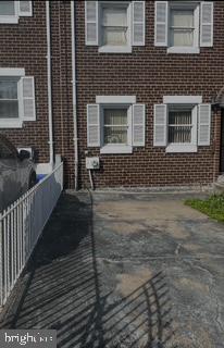 Great Location . This lovely home is waiting for you and your family. A must see. The price is right. Nice size family living area with an eat-in kitchen.