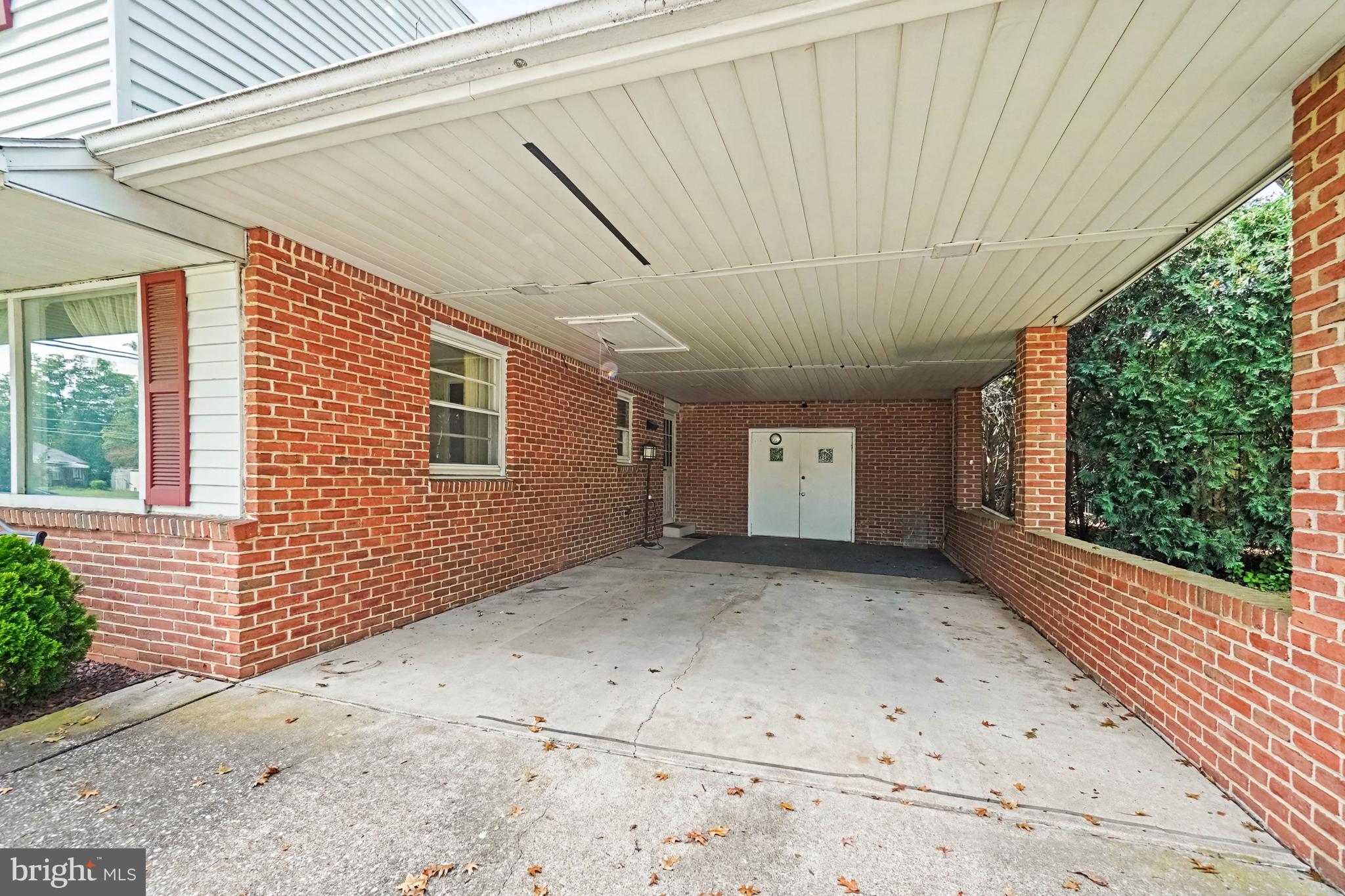 302 WEDGEWOOD ROAD