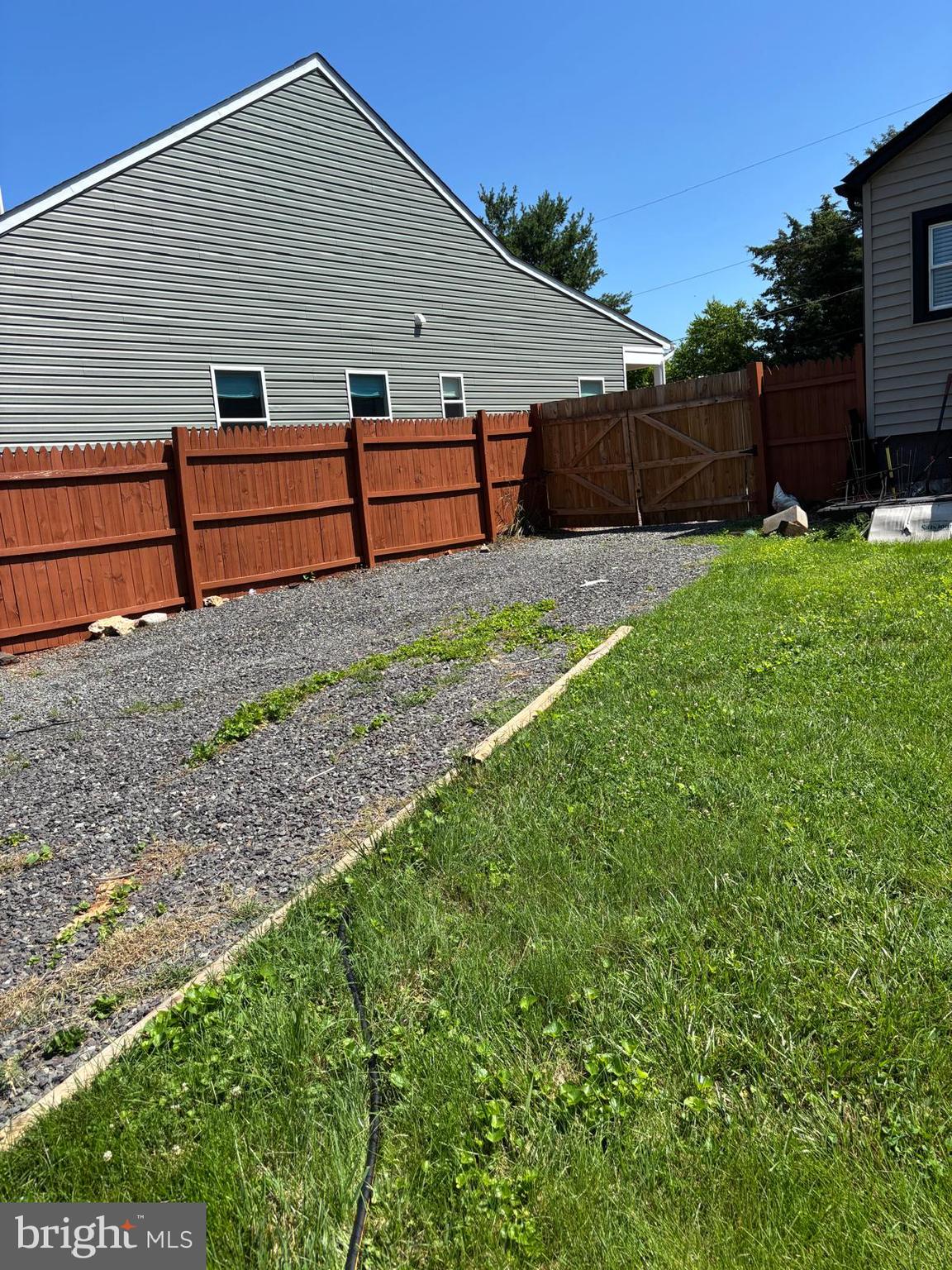 238 LANDON LANE