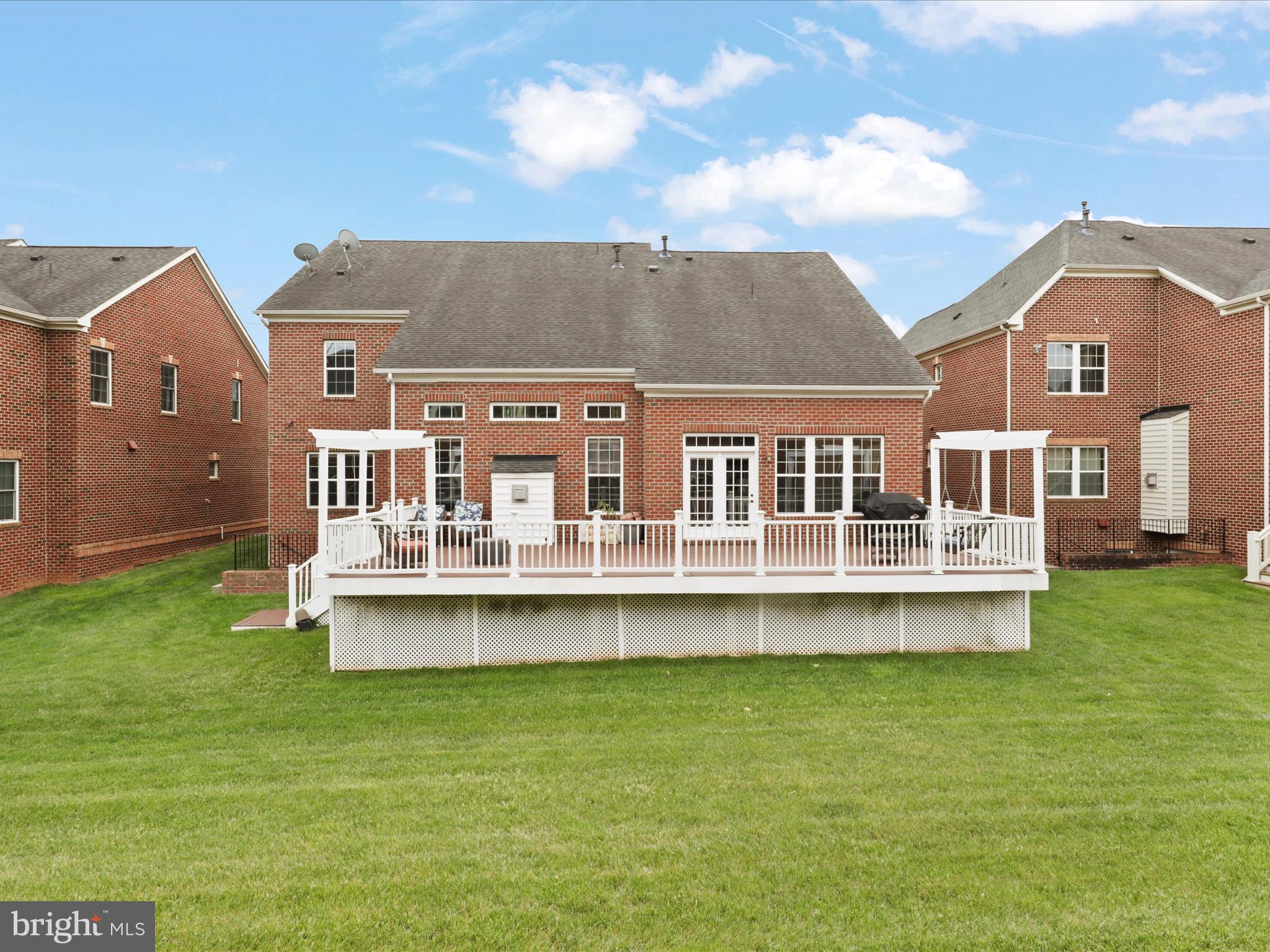 KENSINGTON MANOR - Residential