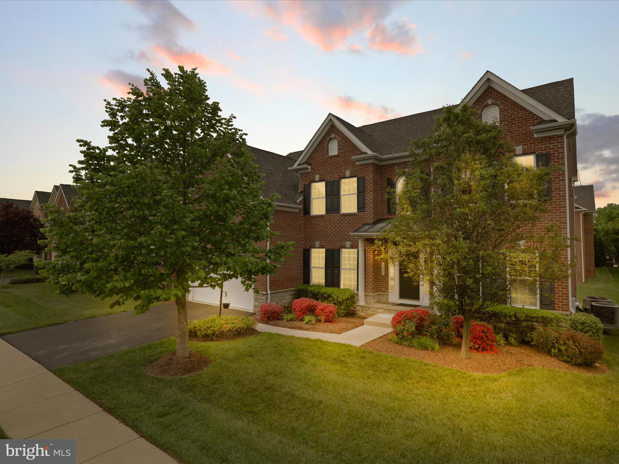 KENSINGTON MANOR - Residential