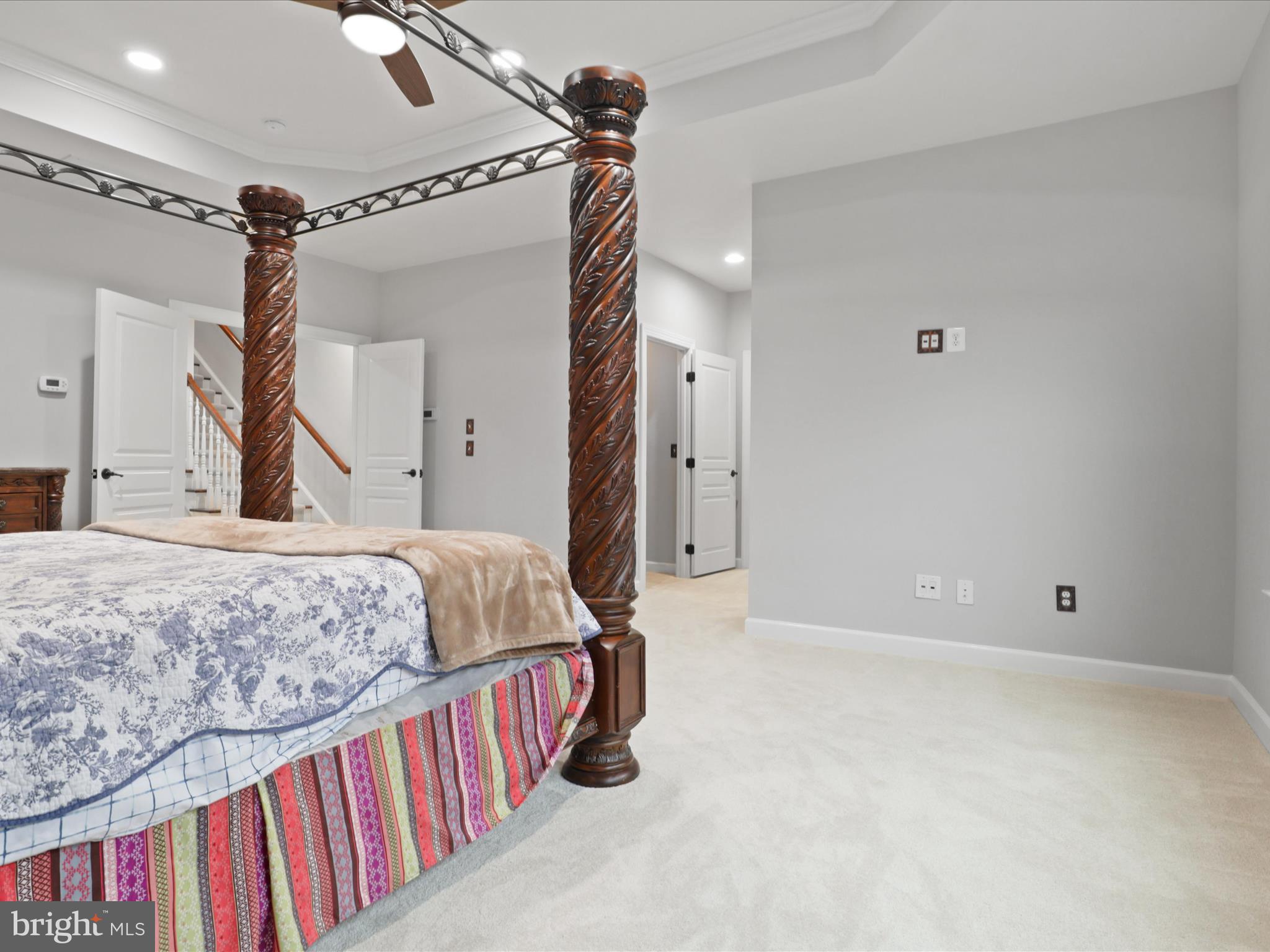 KENSINGTON MANOR - Residential