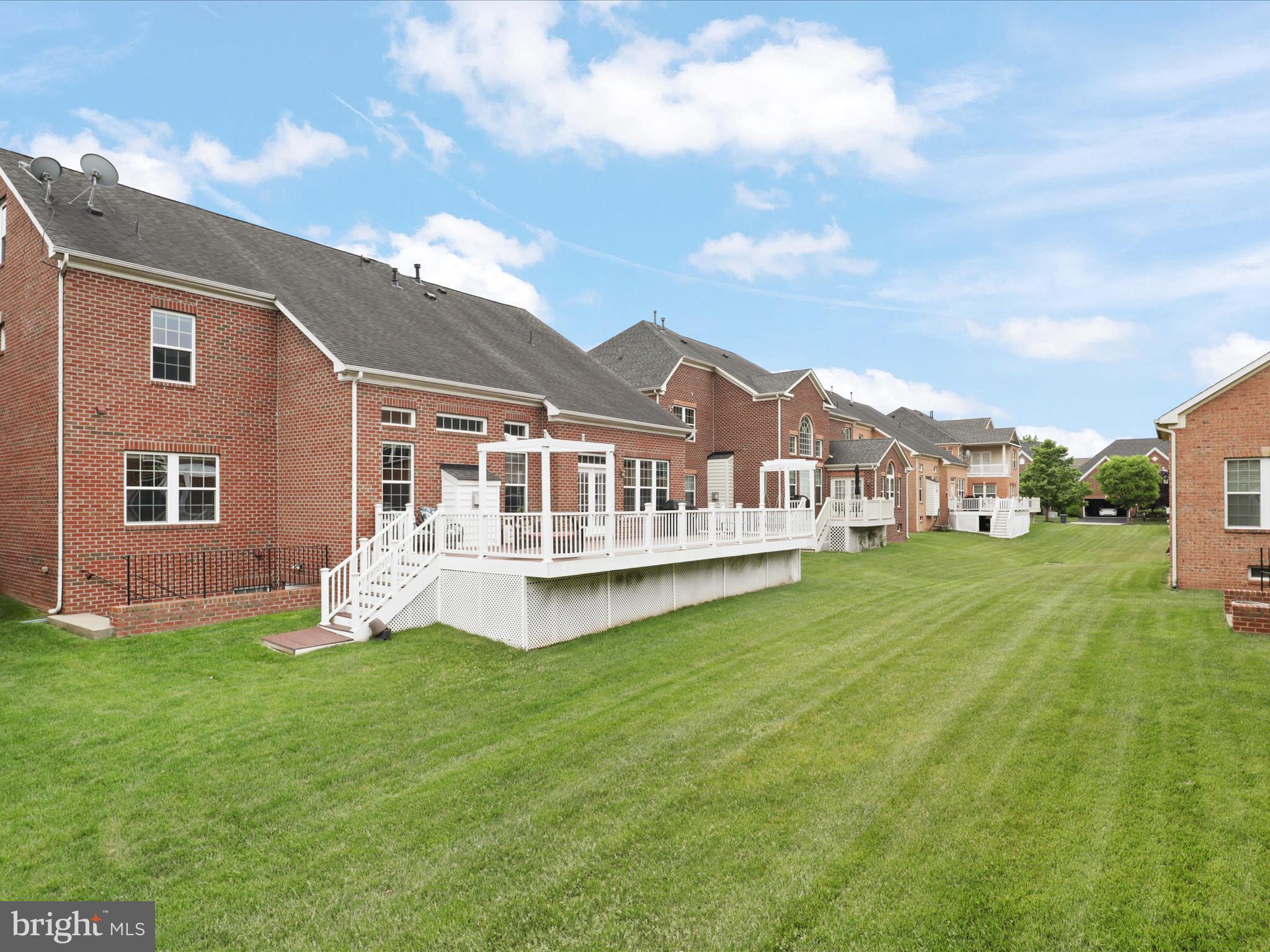 KENSINGTON MANOR - Residential