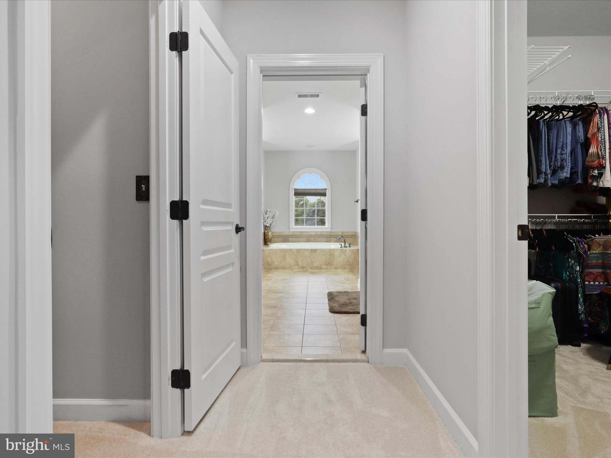 KENSINGTON MANOR - Residential