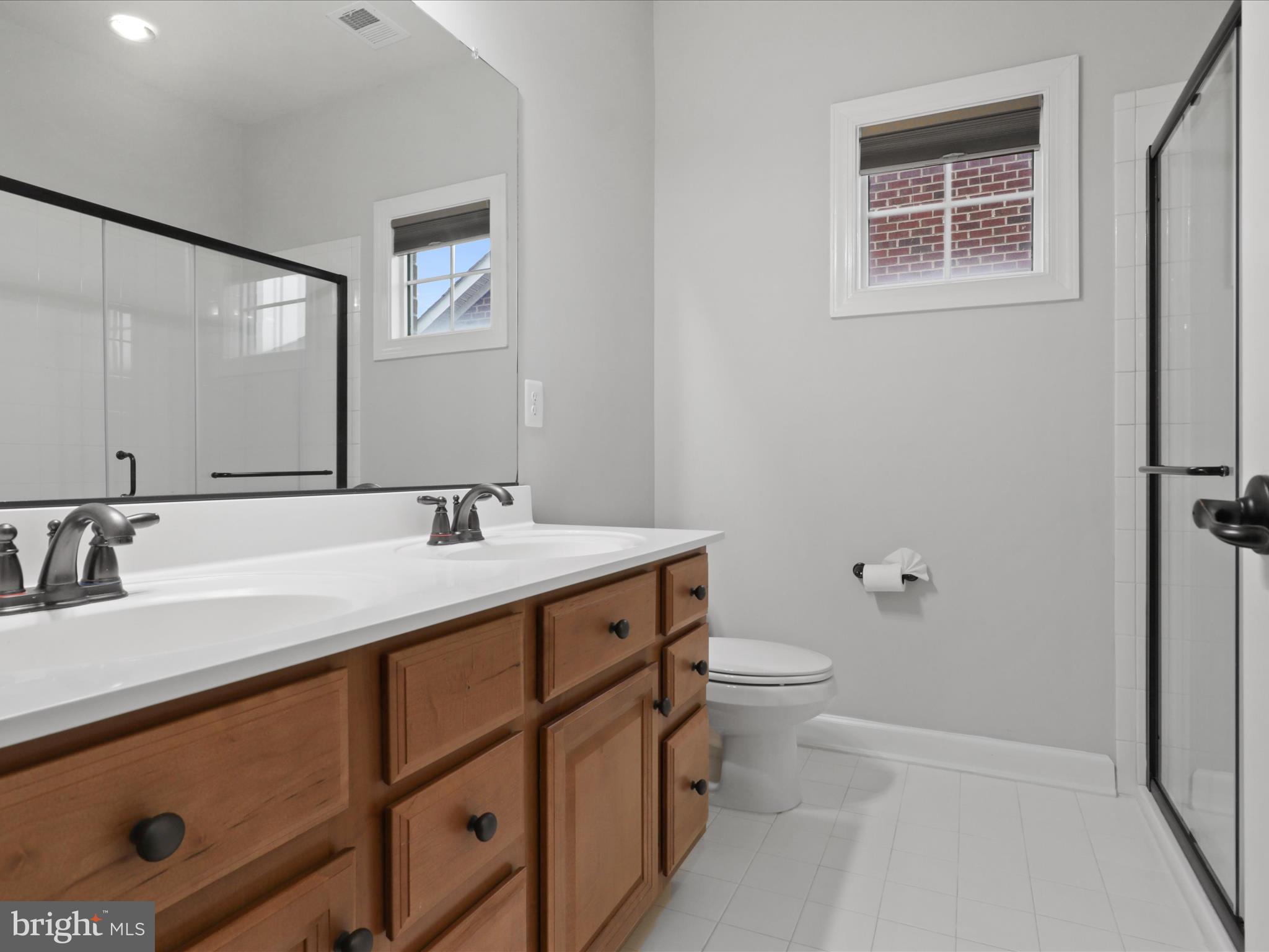 KENSINGTON MANOR - Residential