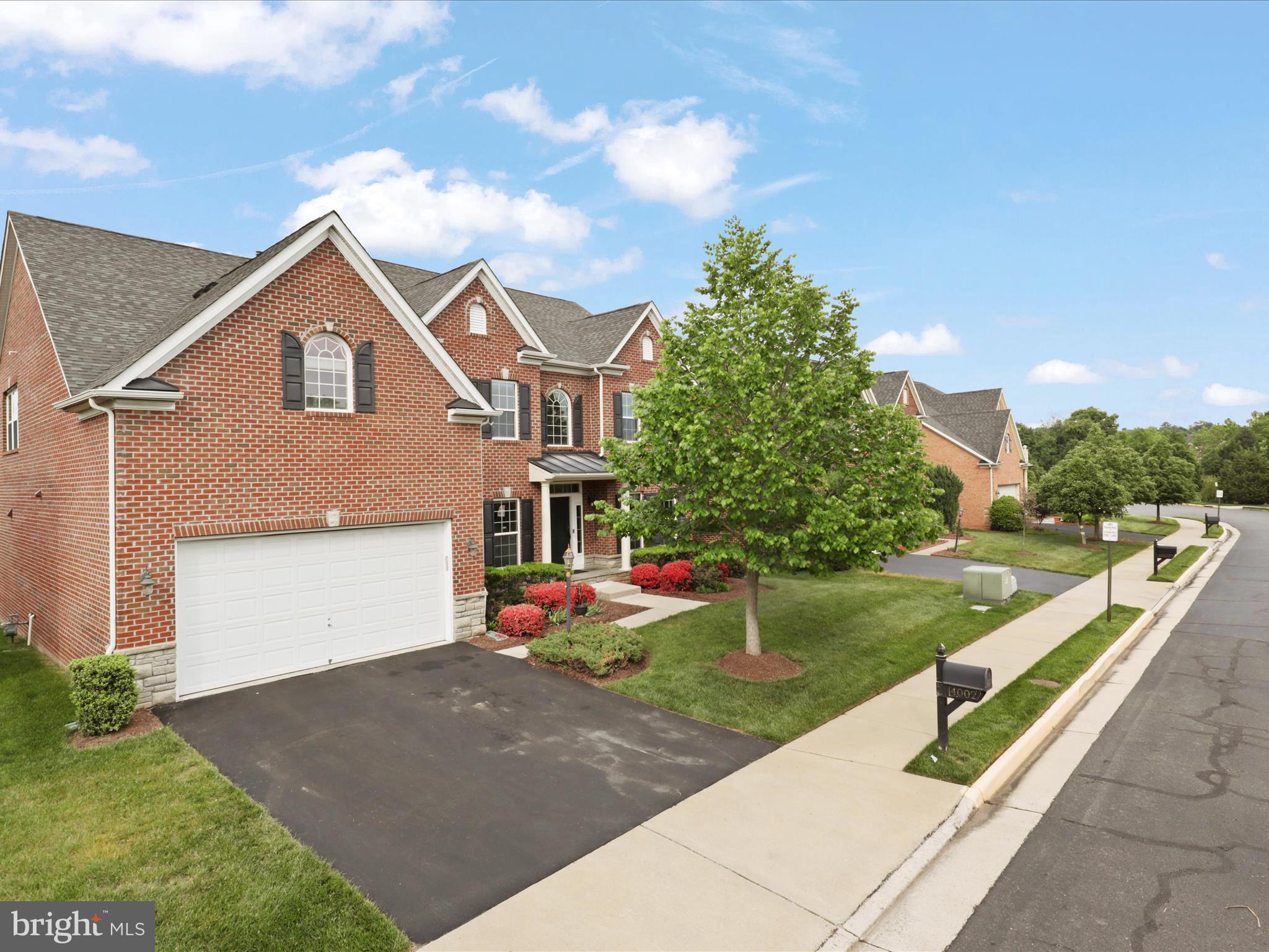 KENSINGTON MANOR - Residential