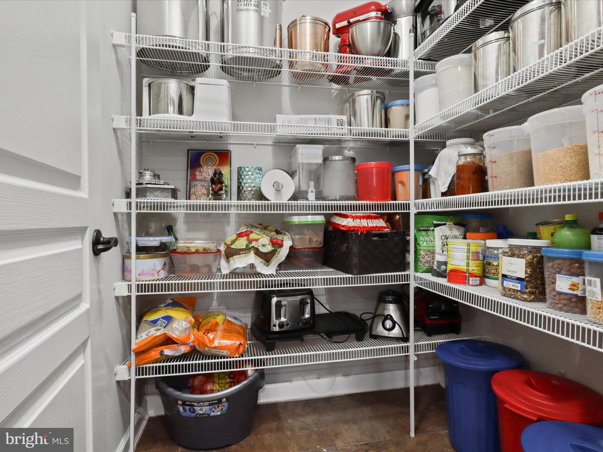 KENSINGTON MANOR - Residential